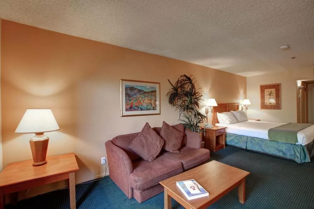 Bed in Miracle Springs Resort and Spa