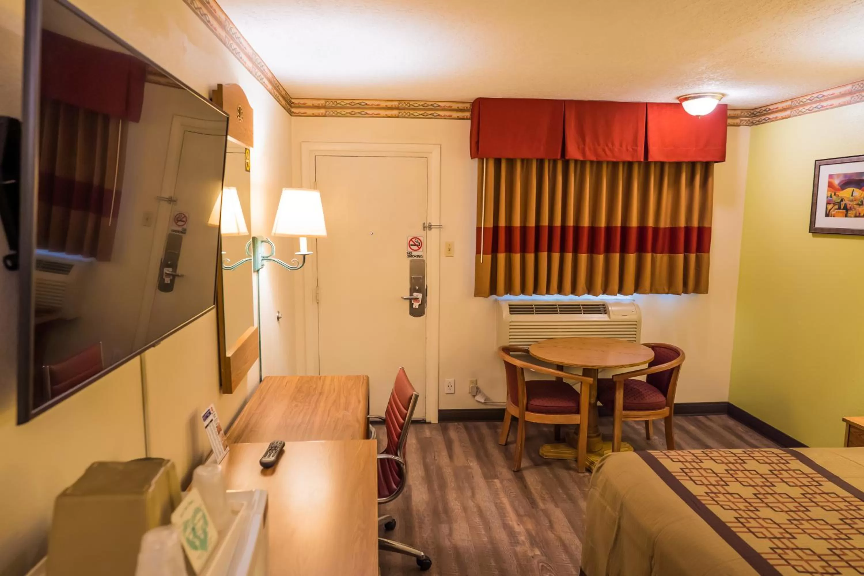 Seating area in Rodeway Inn Albuquerque Downtown on Rt 66