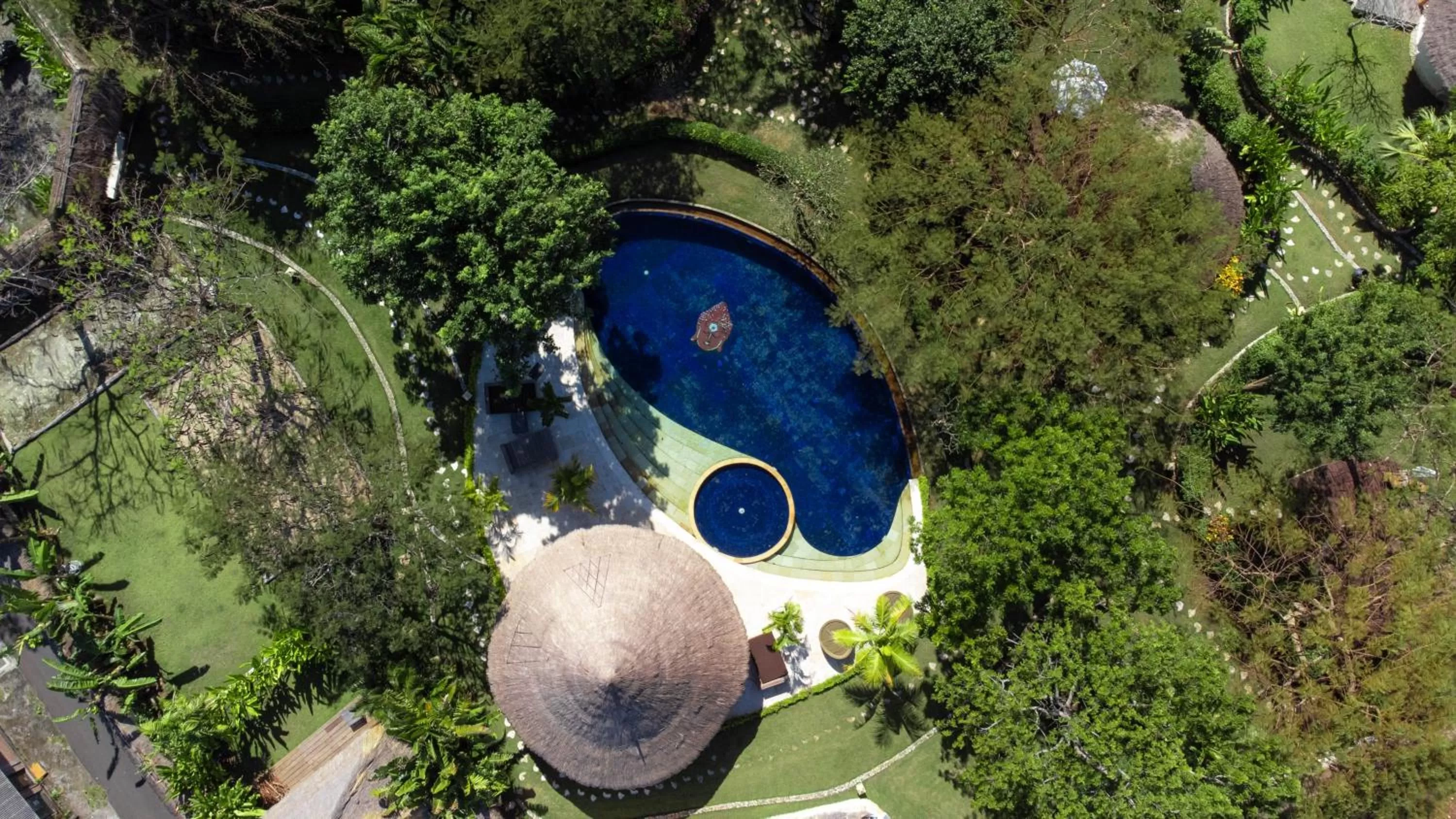 Swimming pool in La Joya Balangan Resort