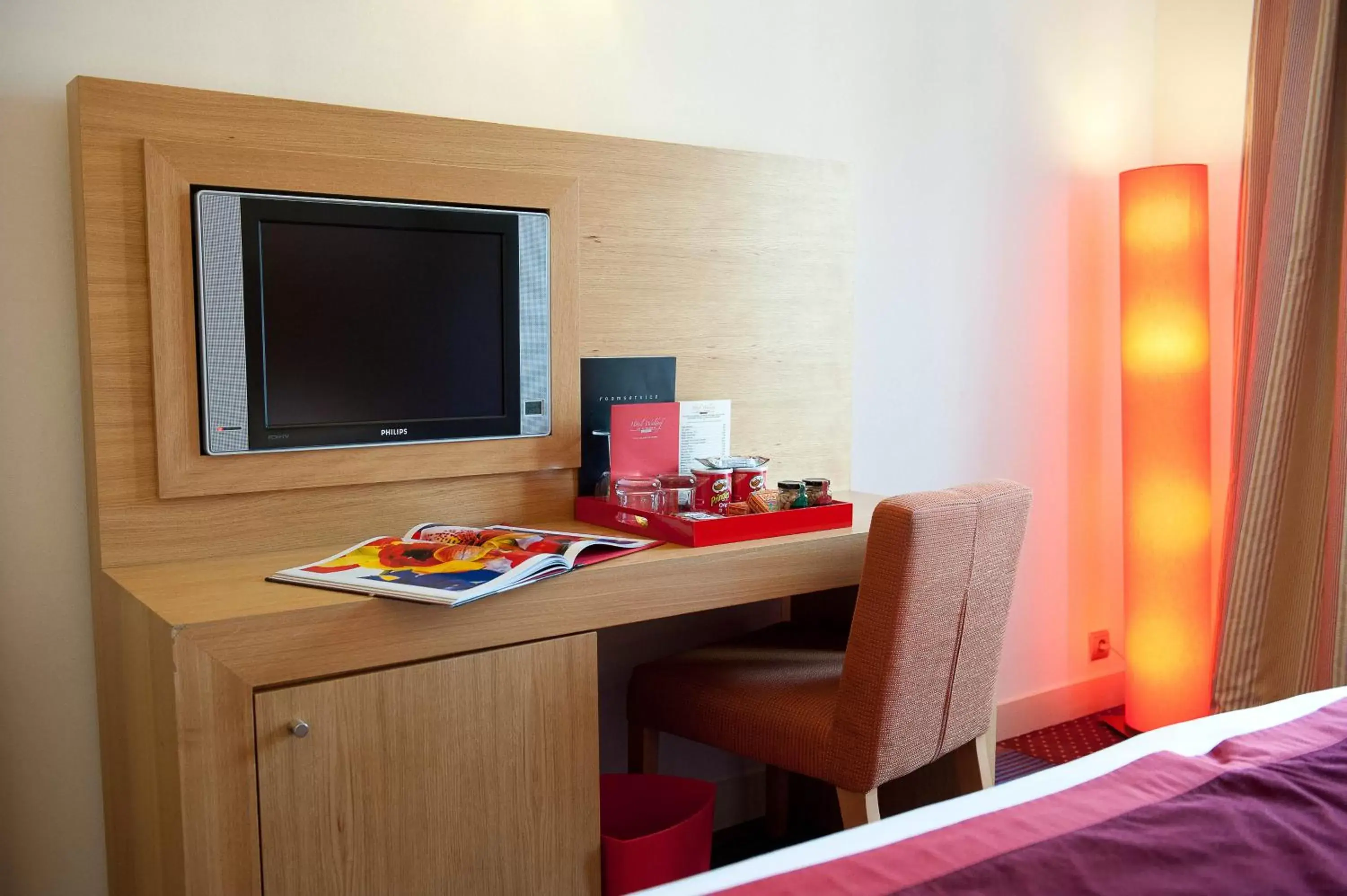 Classic Twin Room in Westside Arc de Triomphe Hotel Classic Twin Room in Westside Arc de Triomphe Hotel