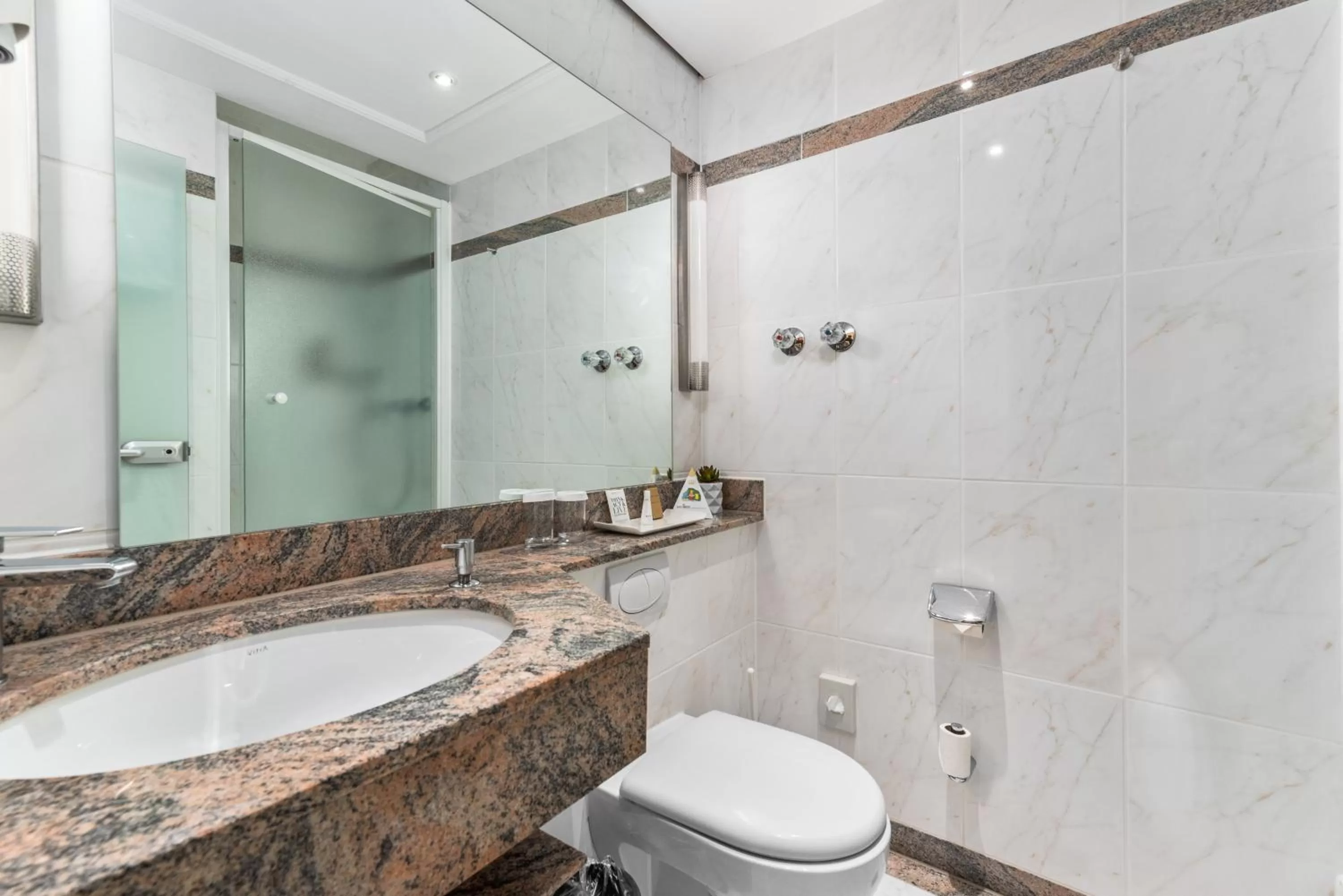 Toilet in KING's Hotel First