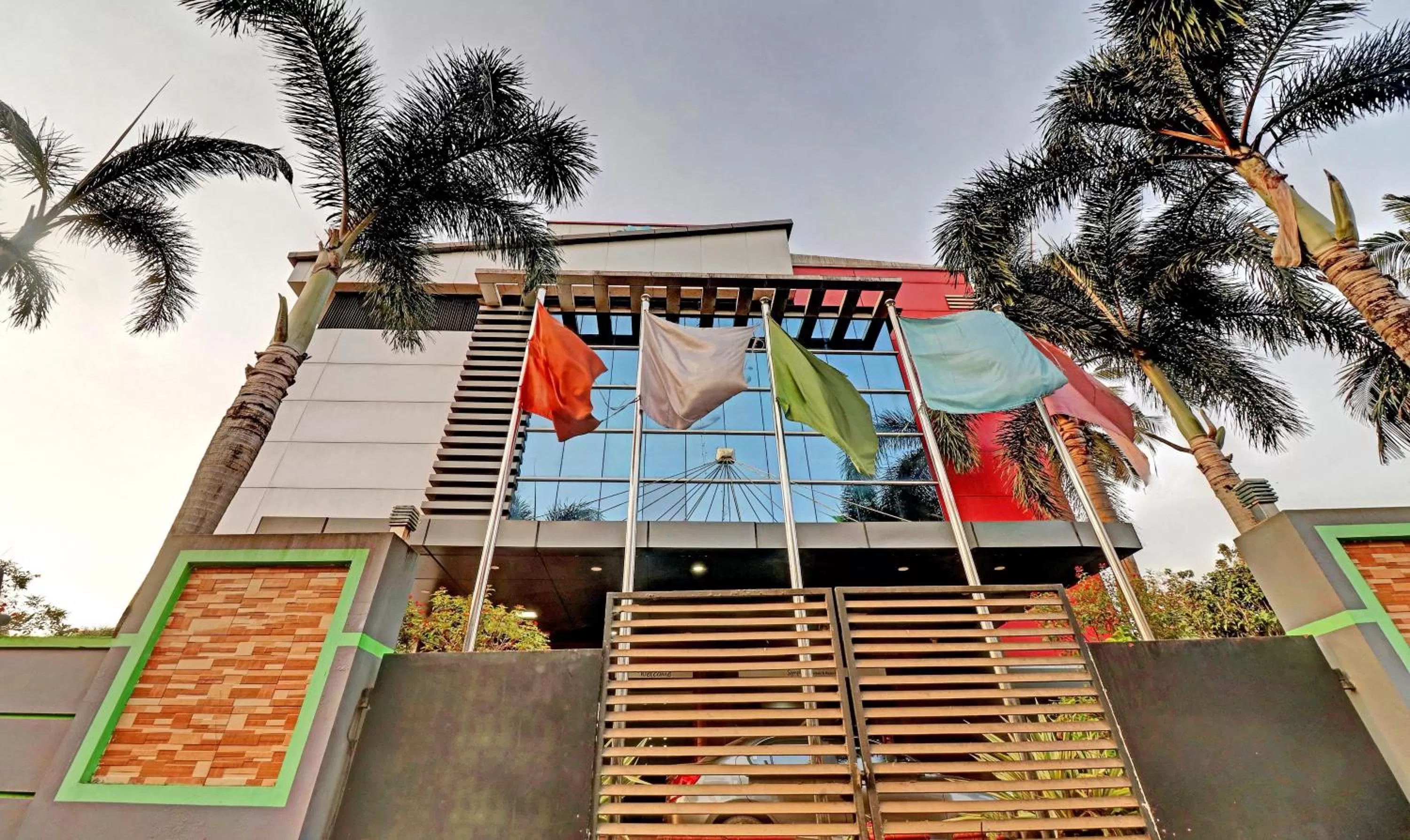 Facade/entrance in Treebo Symphony Hotels And Resorts Angamally