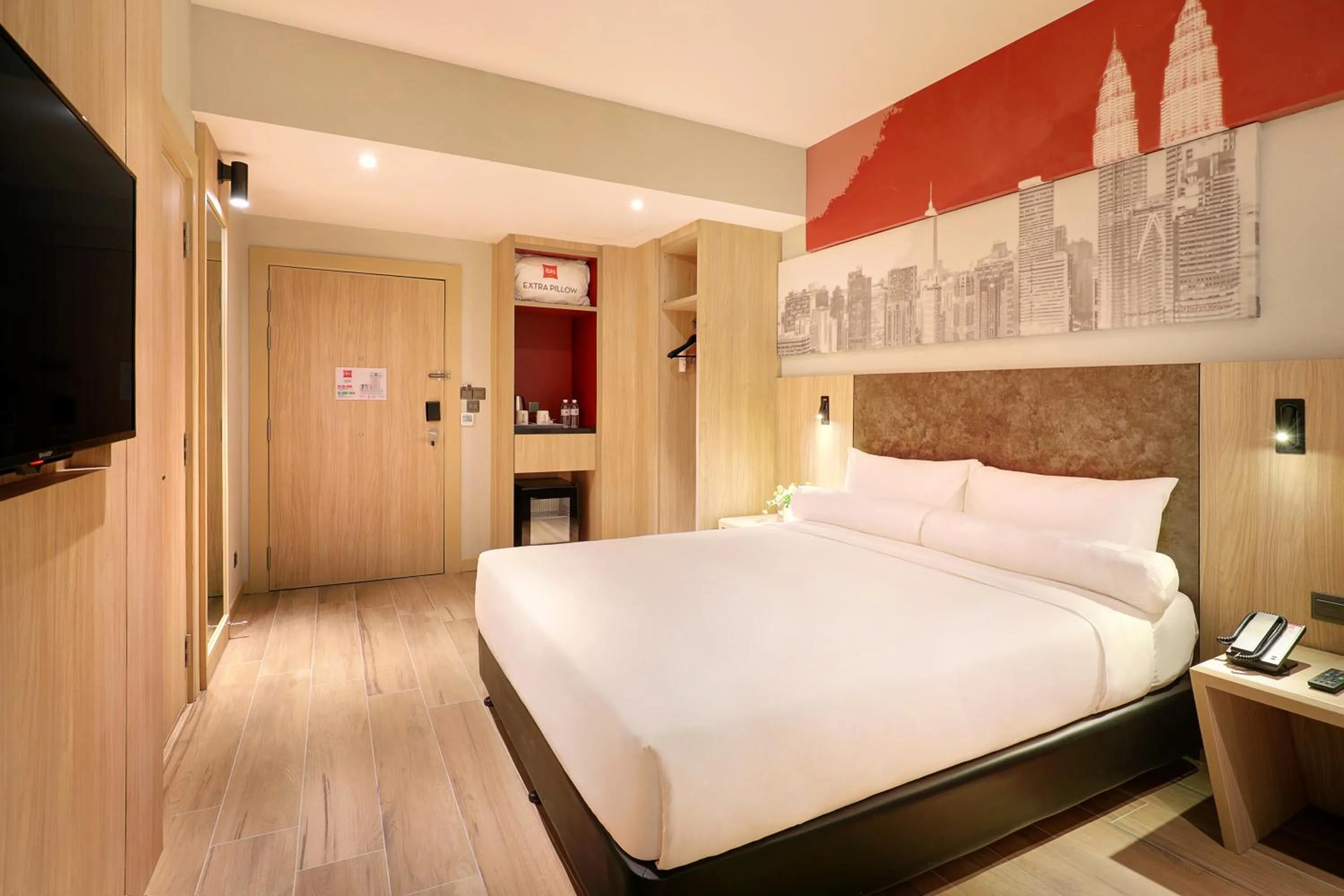 Photo of the whole room, Bed in ibis Kuala Lumpur City Centre