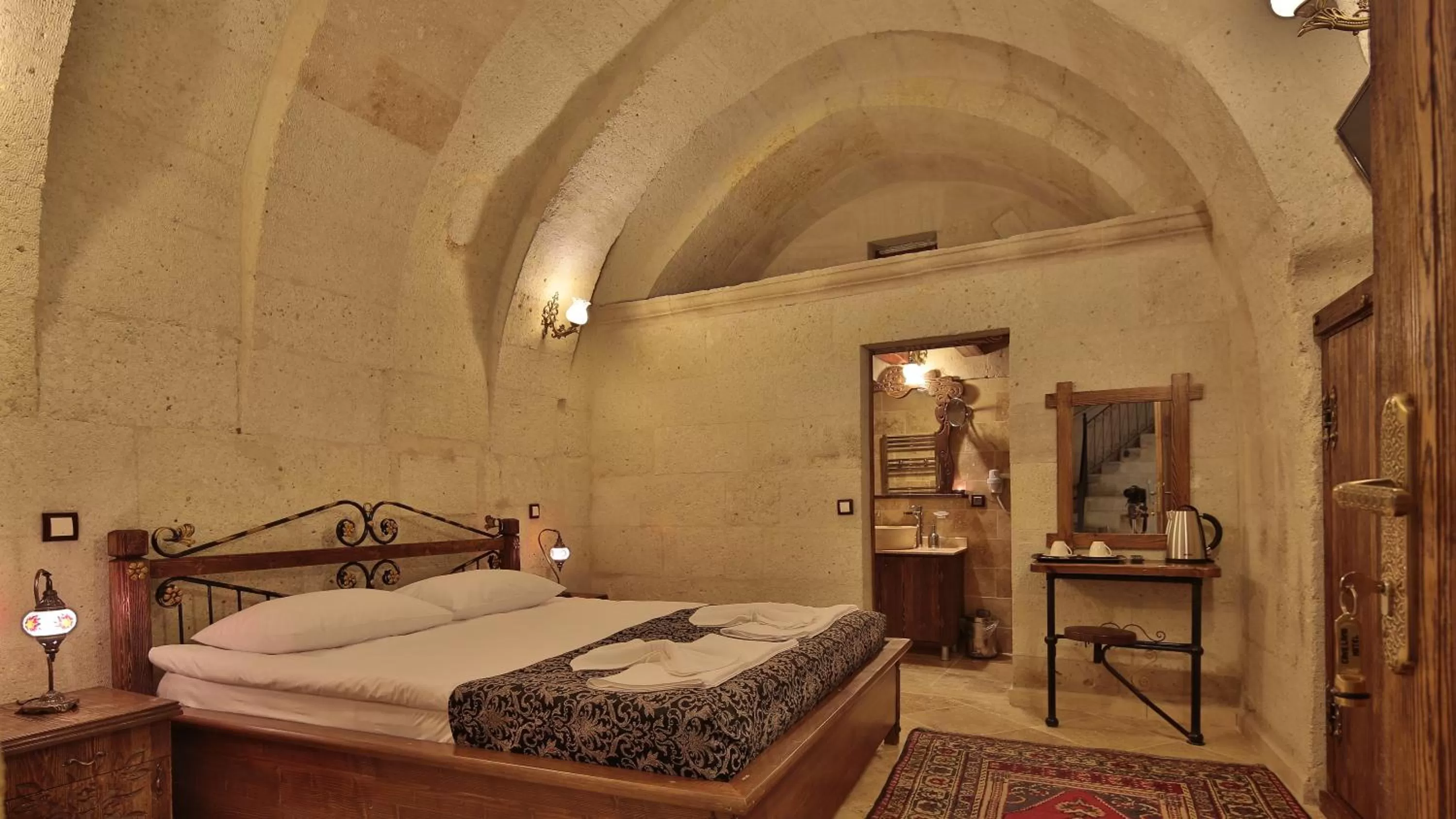 Bathroom, Bed in Cappadocia Cave Land Hotel