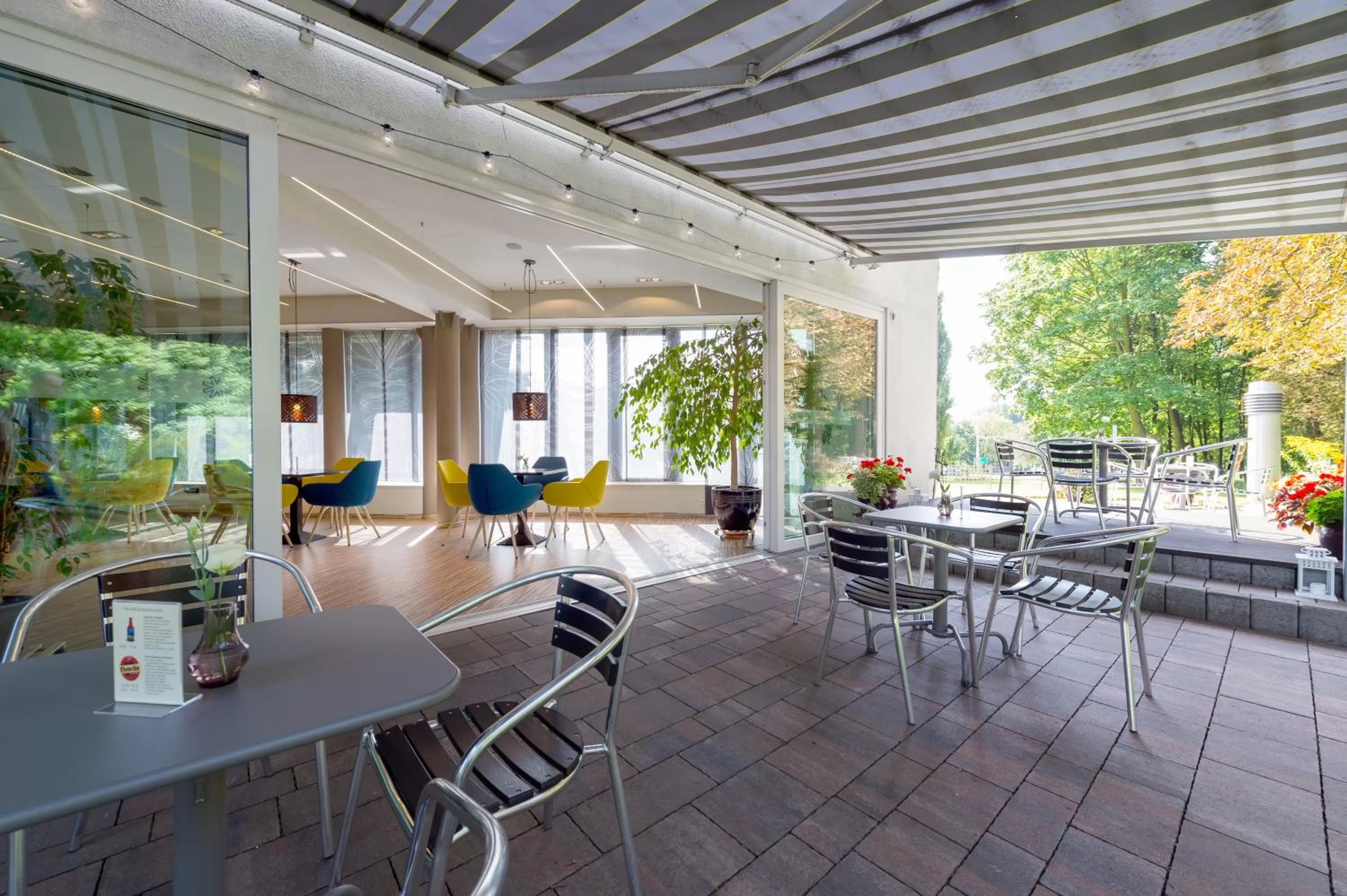 Restaurant/places to eat in Hotel Vivaldi