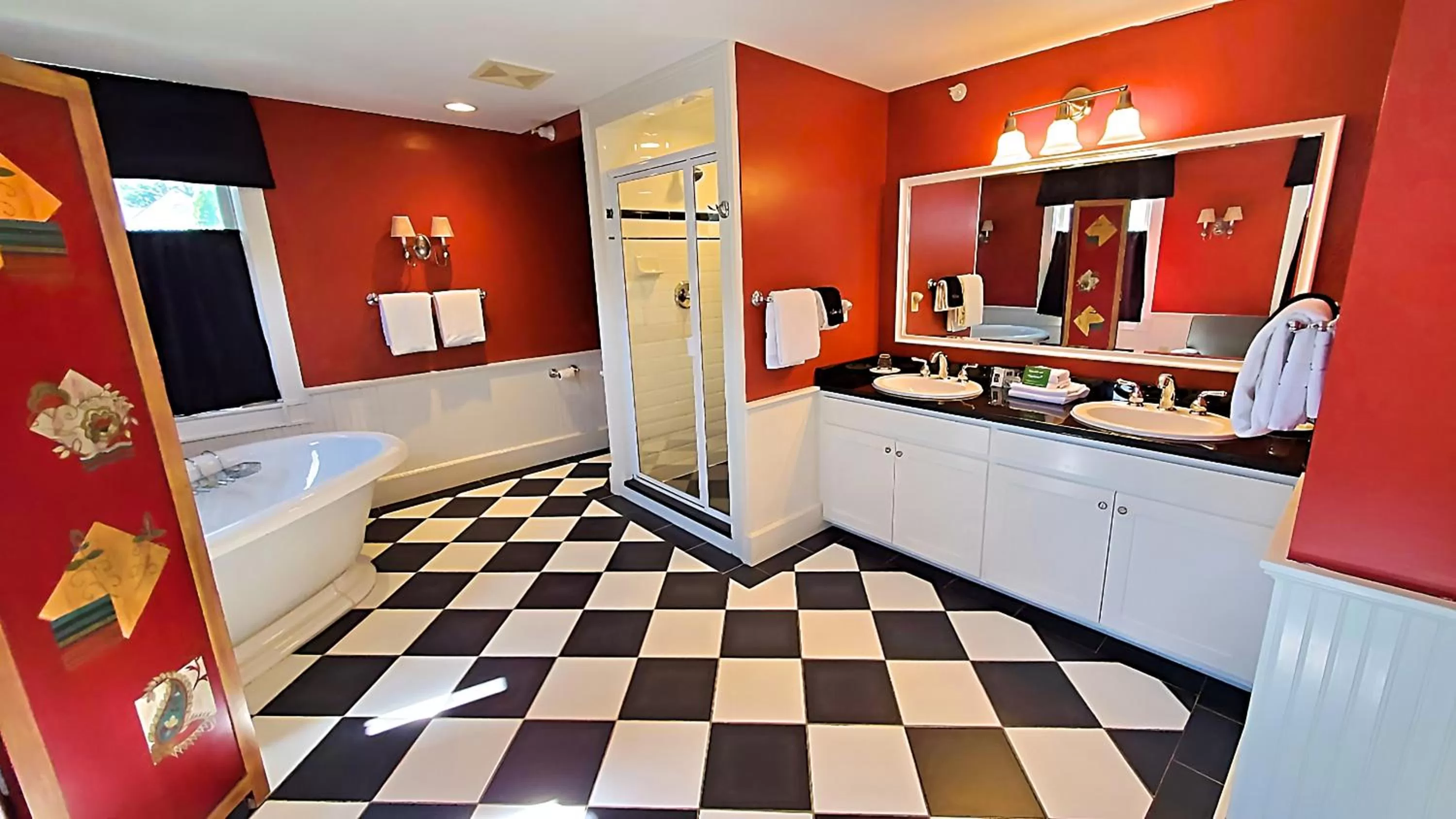 Bathroom in Four Columns Inn