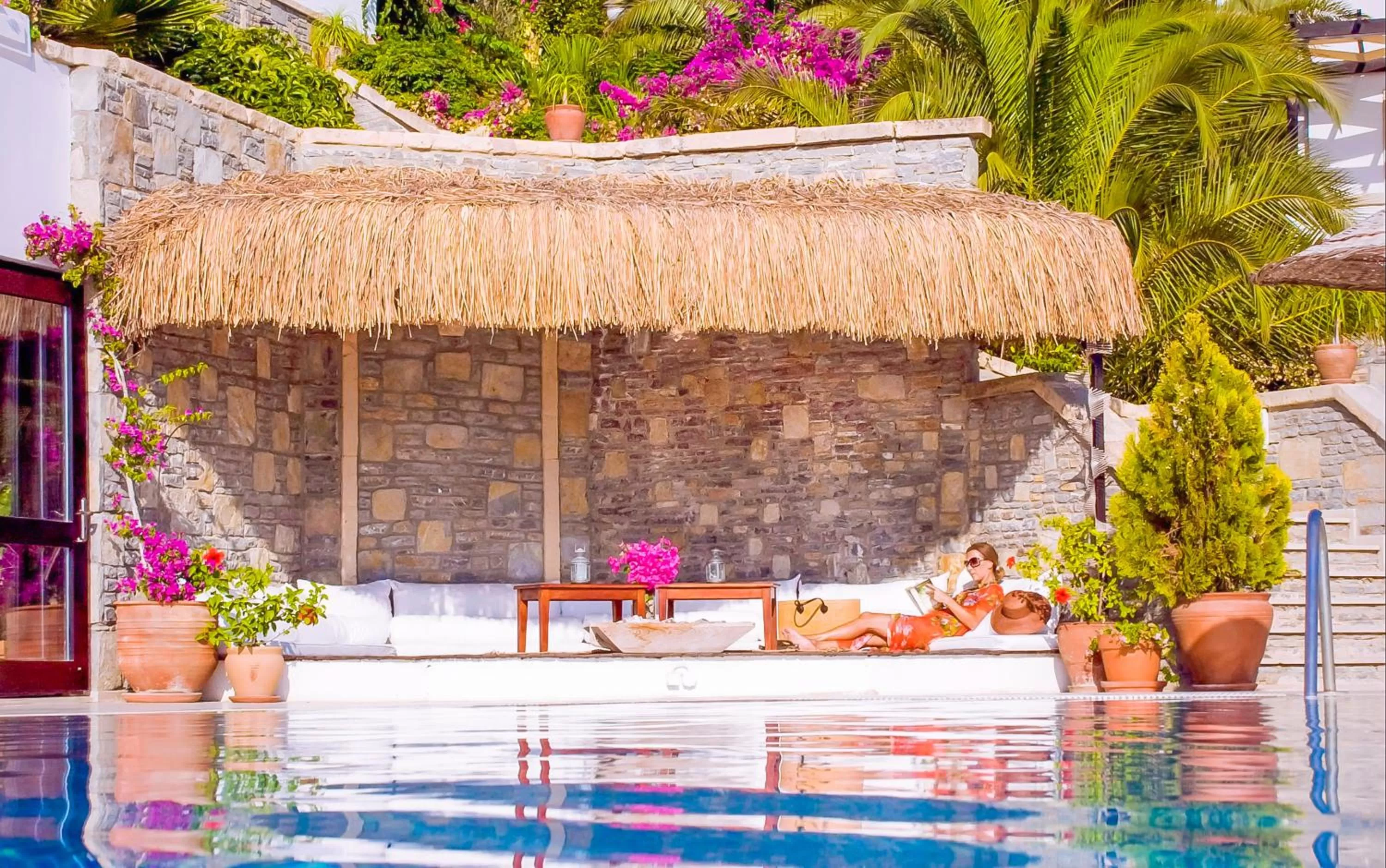 Seating area, Swimming Pool in 4reasons hotel + bistro | 12+