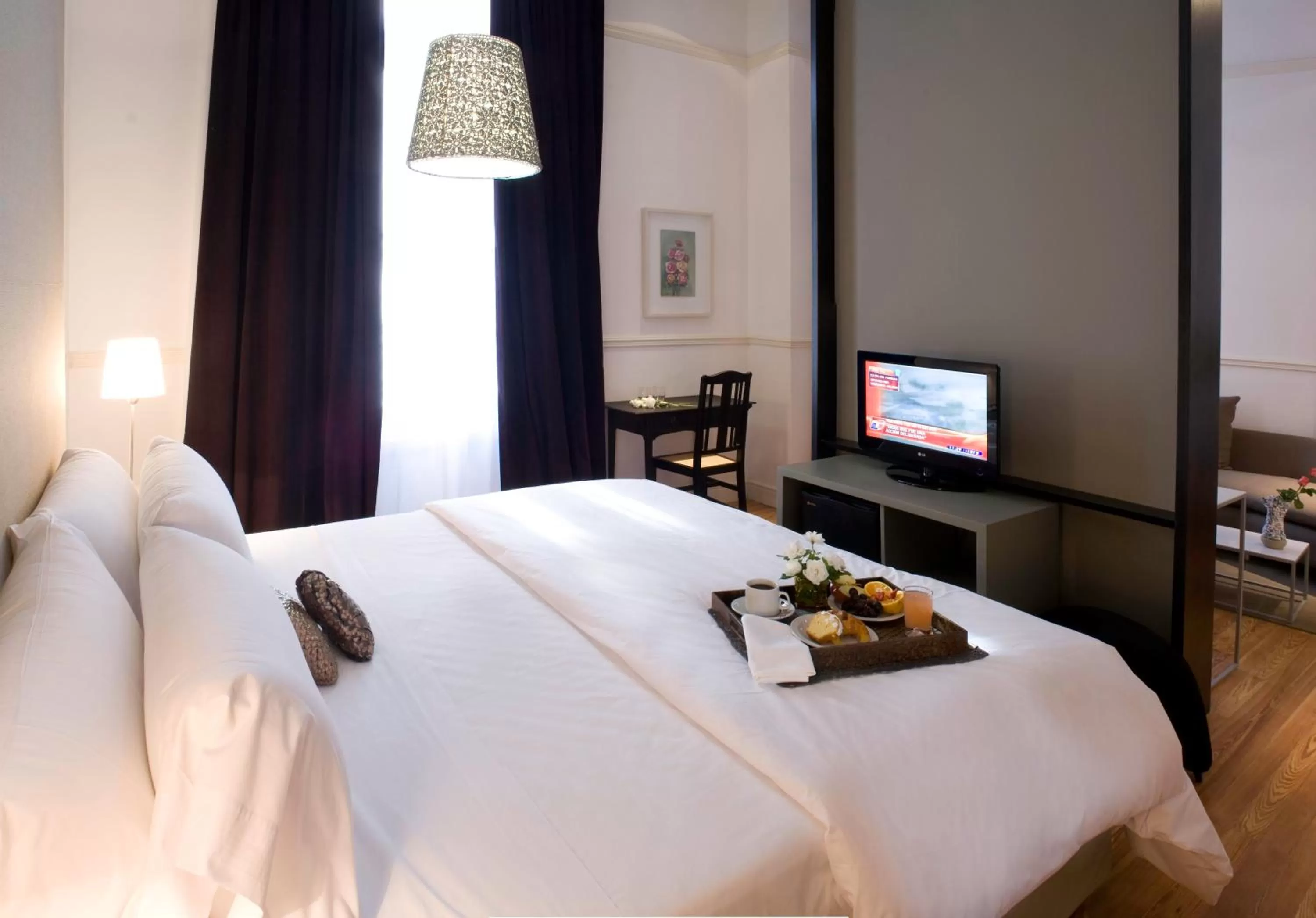 Bedroom, Bed in Esplendor by Wyndham Savoy Rosario