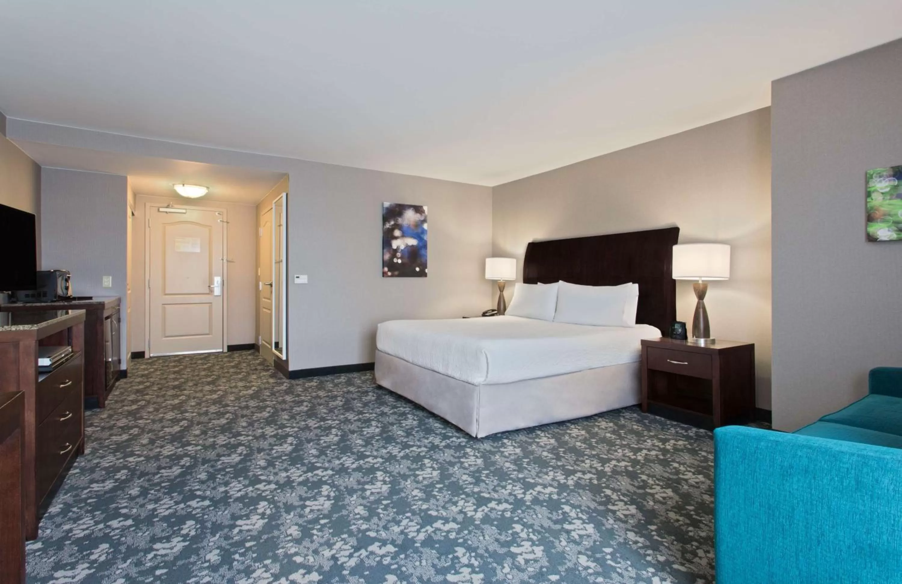 King Room with Bath Tub - Mobility Access in Hilton Garden Inn Annapolis