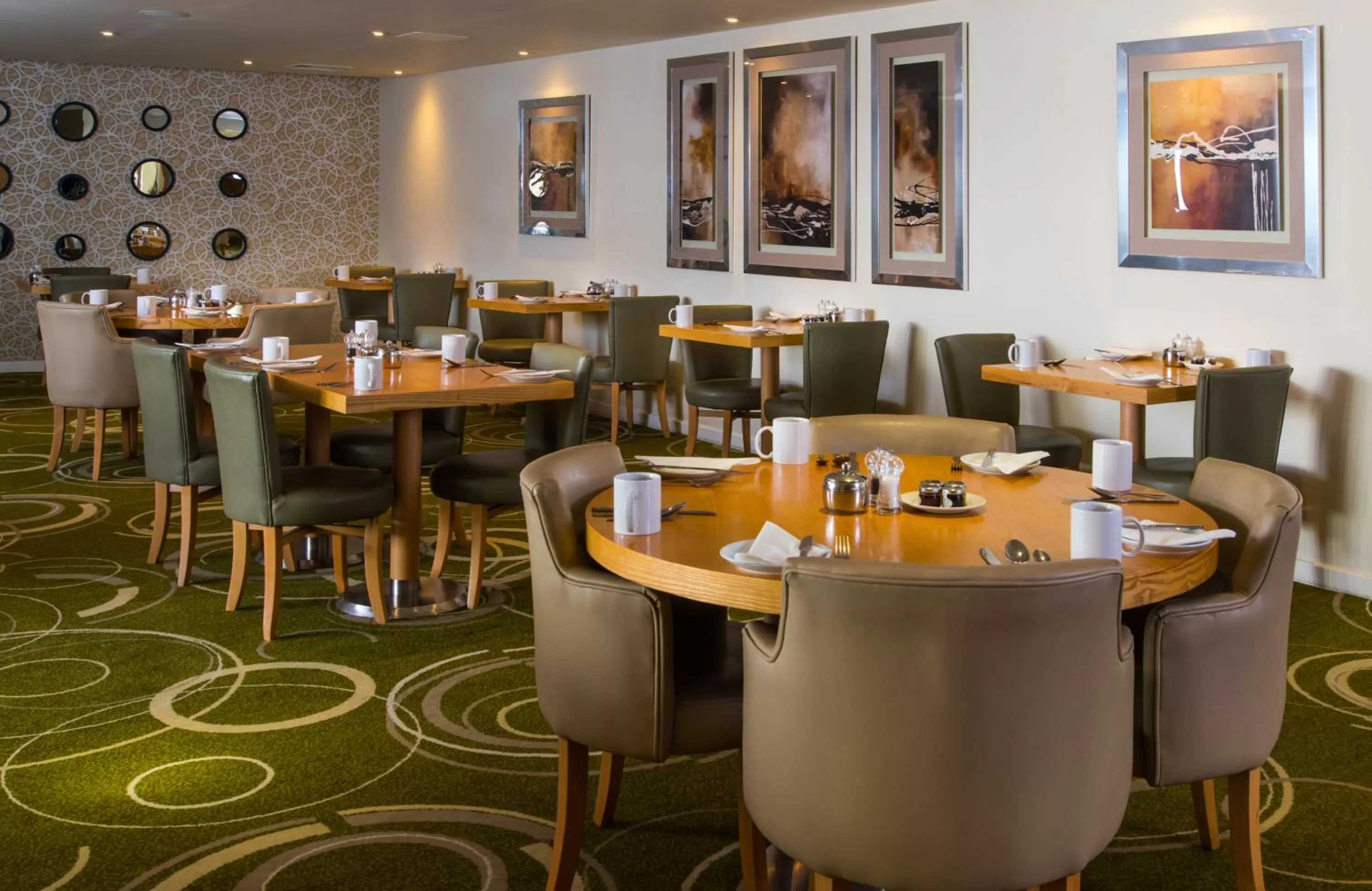 Restaurant/places to eat in Mercure Newbury West Grange Hotel