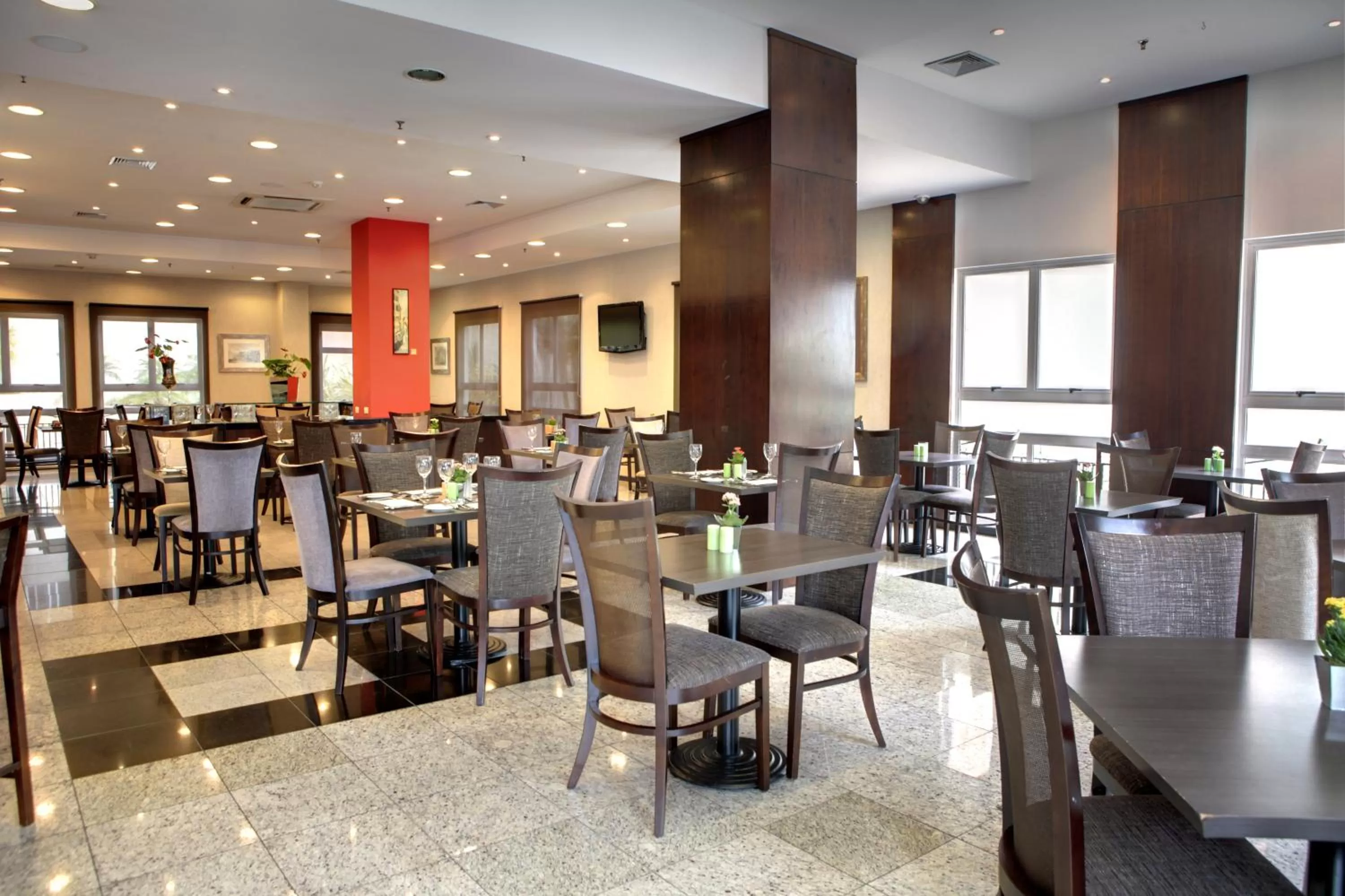 Restaurant/places to eat in Quality Hotel Curitiba