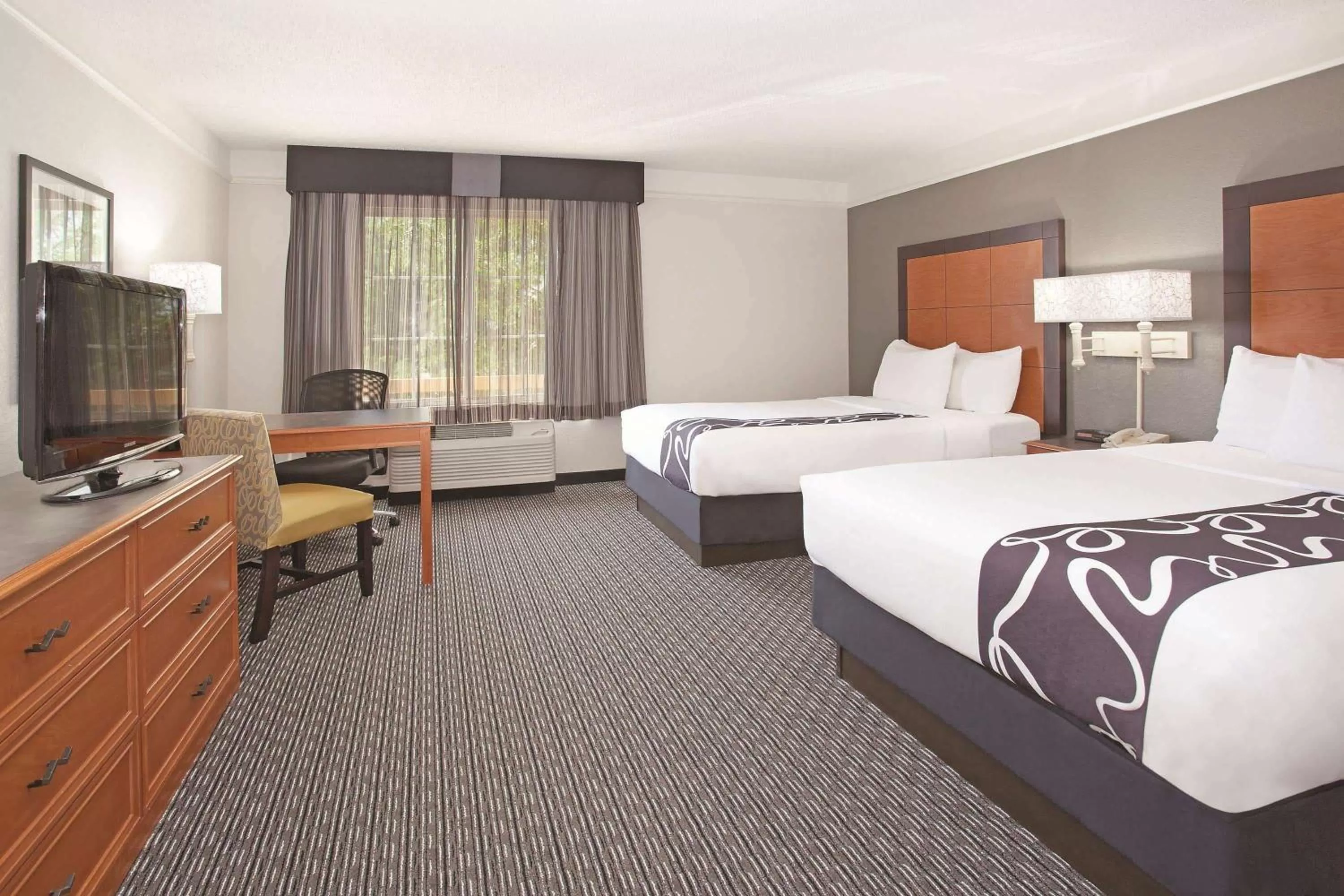 Photo of the whole room, Bed in La Quinta by Wyndham Pueblo