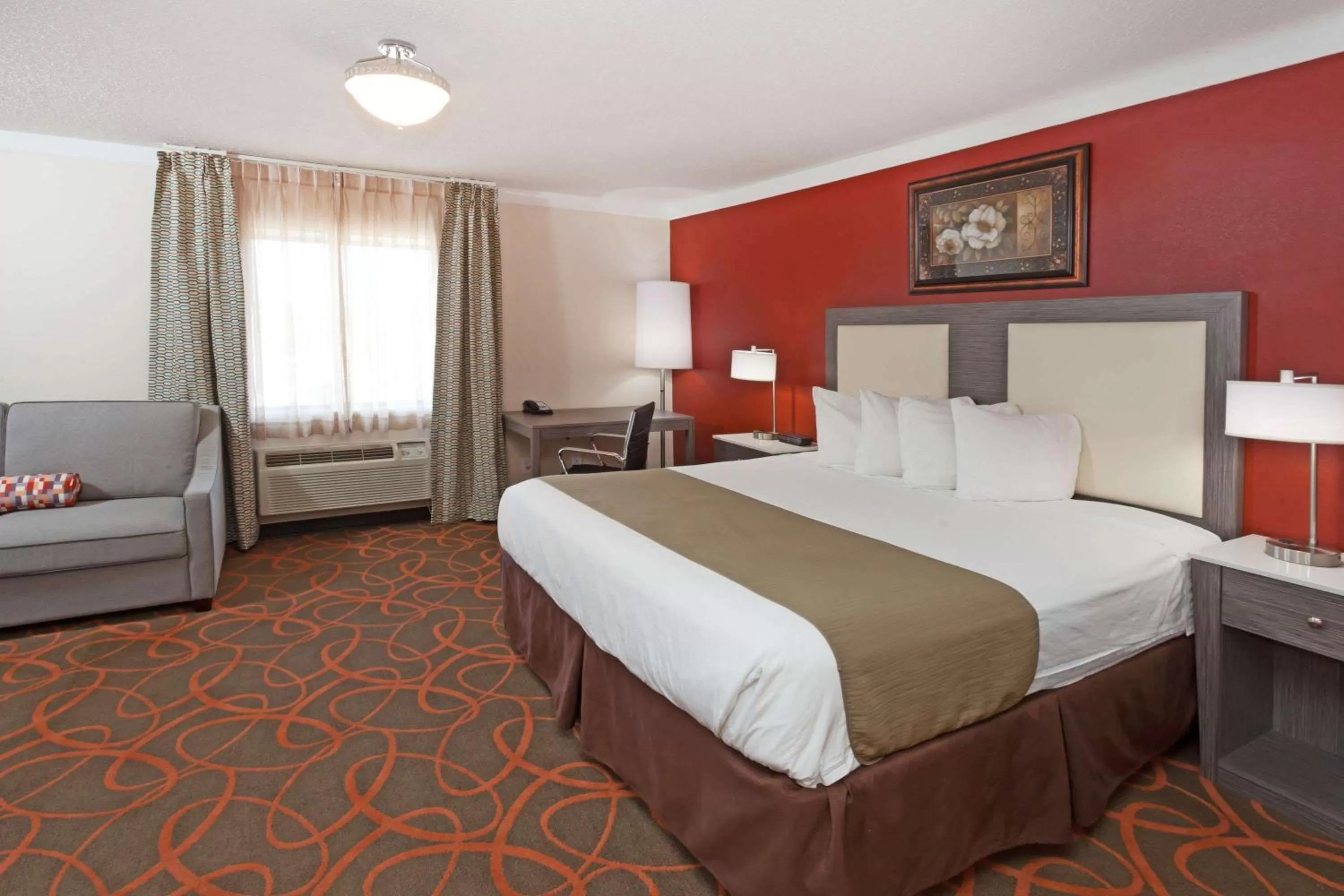 Photo of the whole room, Bed in Baymont by Wyndham Chicago/Alsip