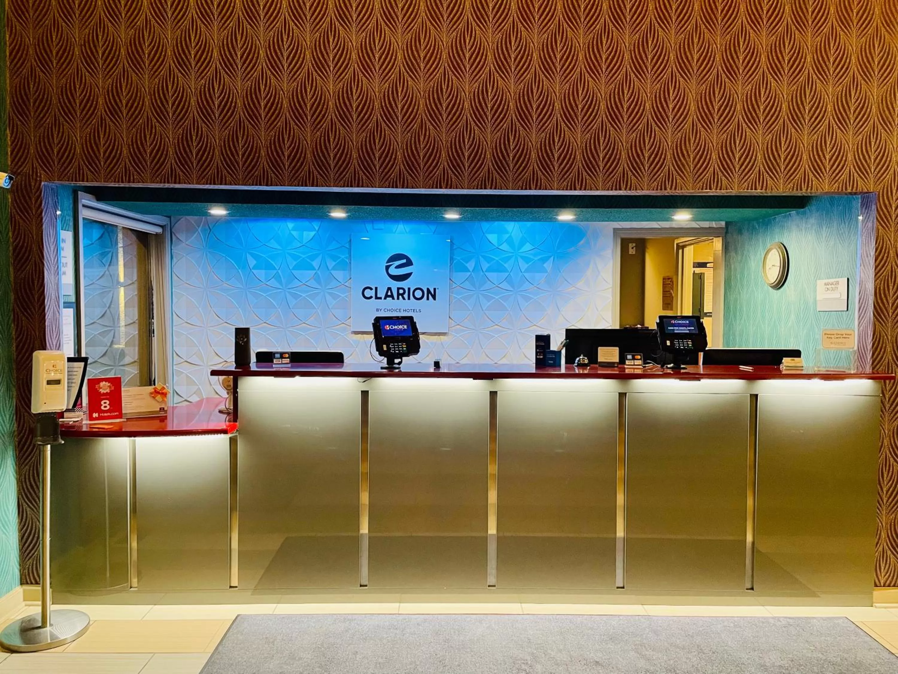 Lobby or reception in Clarion Inn & Suites Evansville Eastland Area