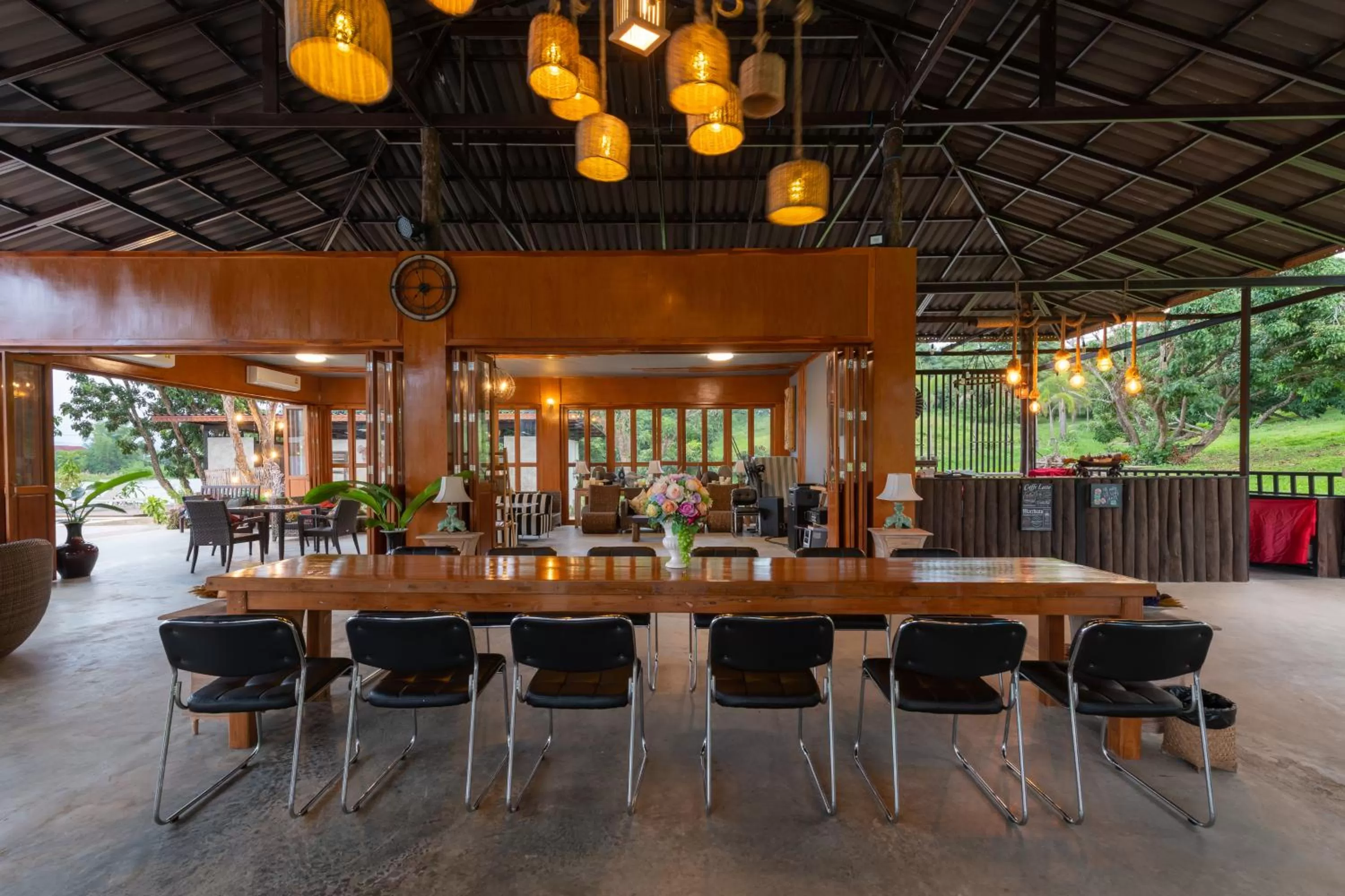 Restaurant/places to eat in Doi Inthanon Riverside resort