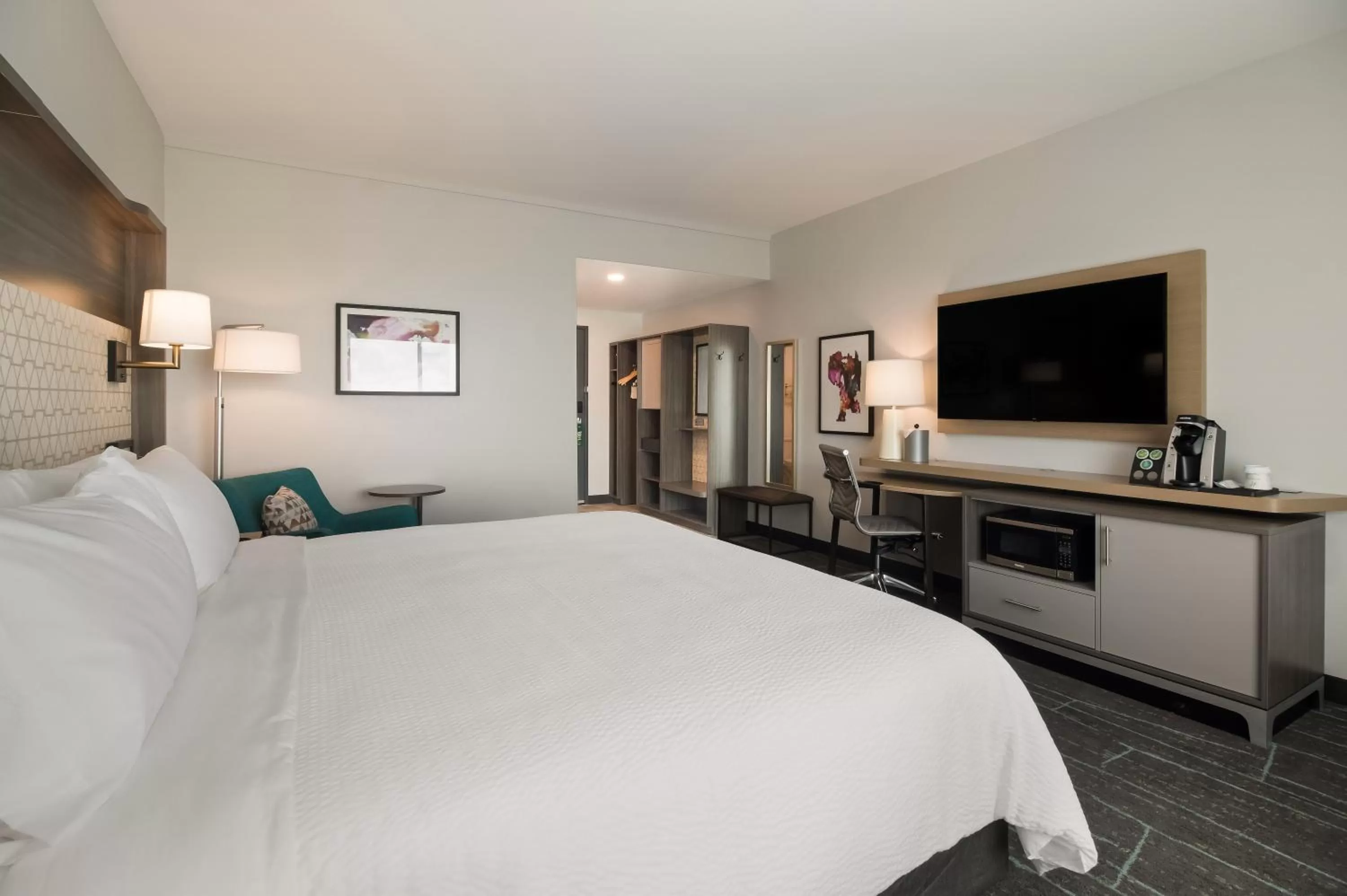 Bed in avid hotels - Mt Juliet Nashville Area by IHG