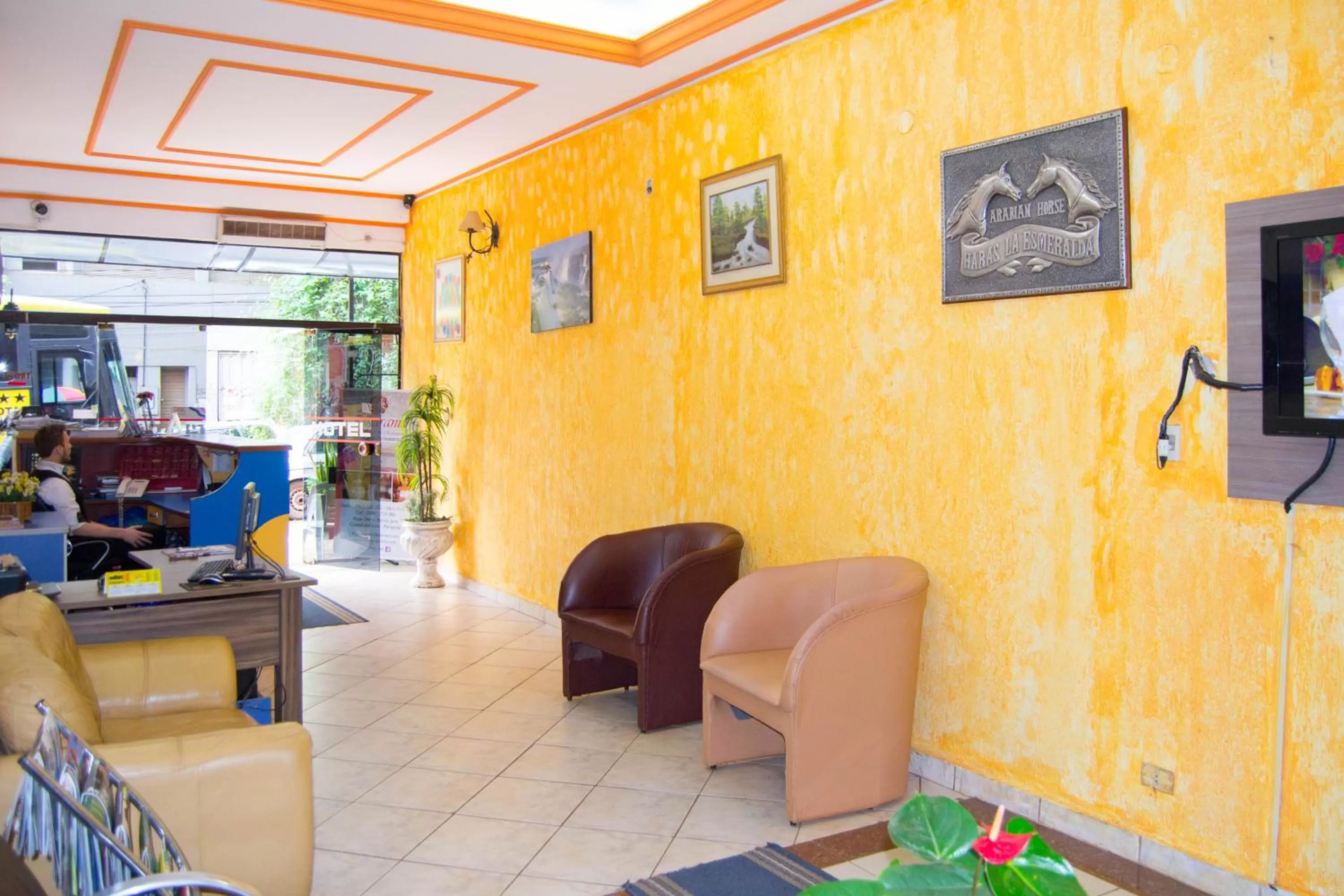 Lobby or reception in Hotel & Restaurante Guarania
