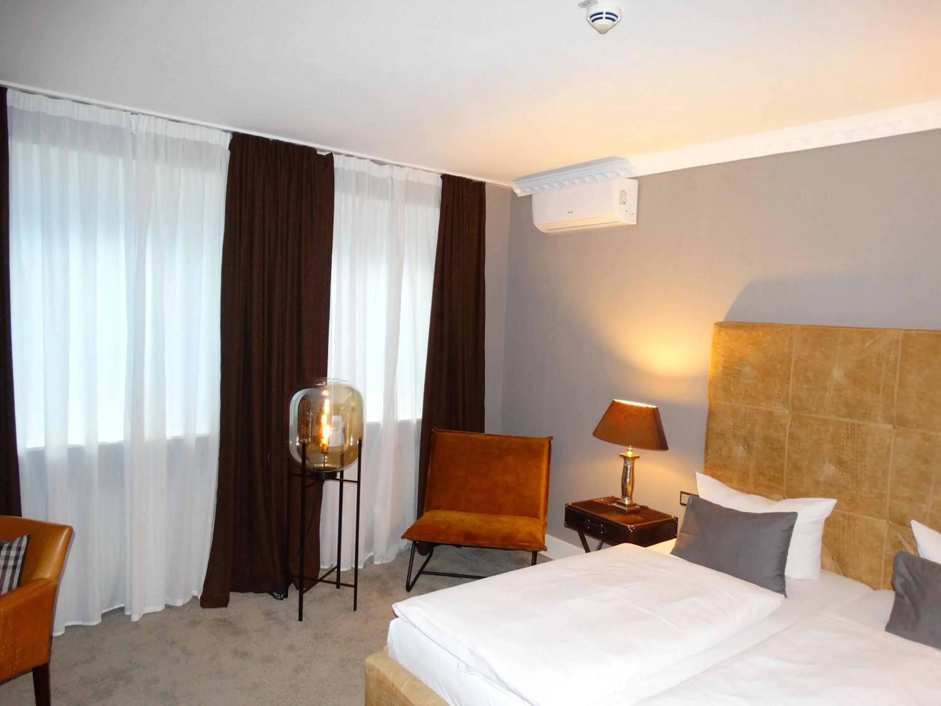 Photo of the whole room, Bed in Boutique-Hotel GEORGES