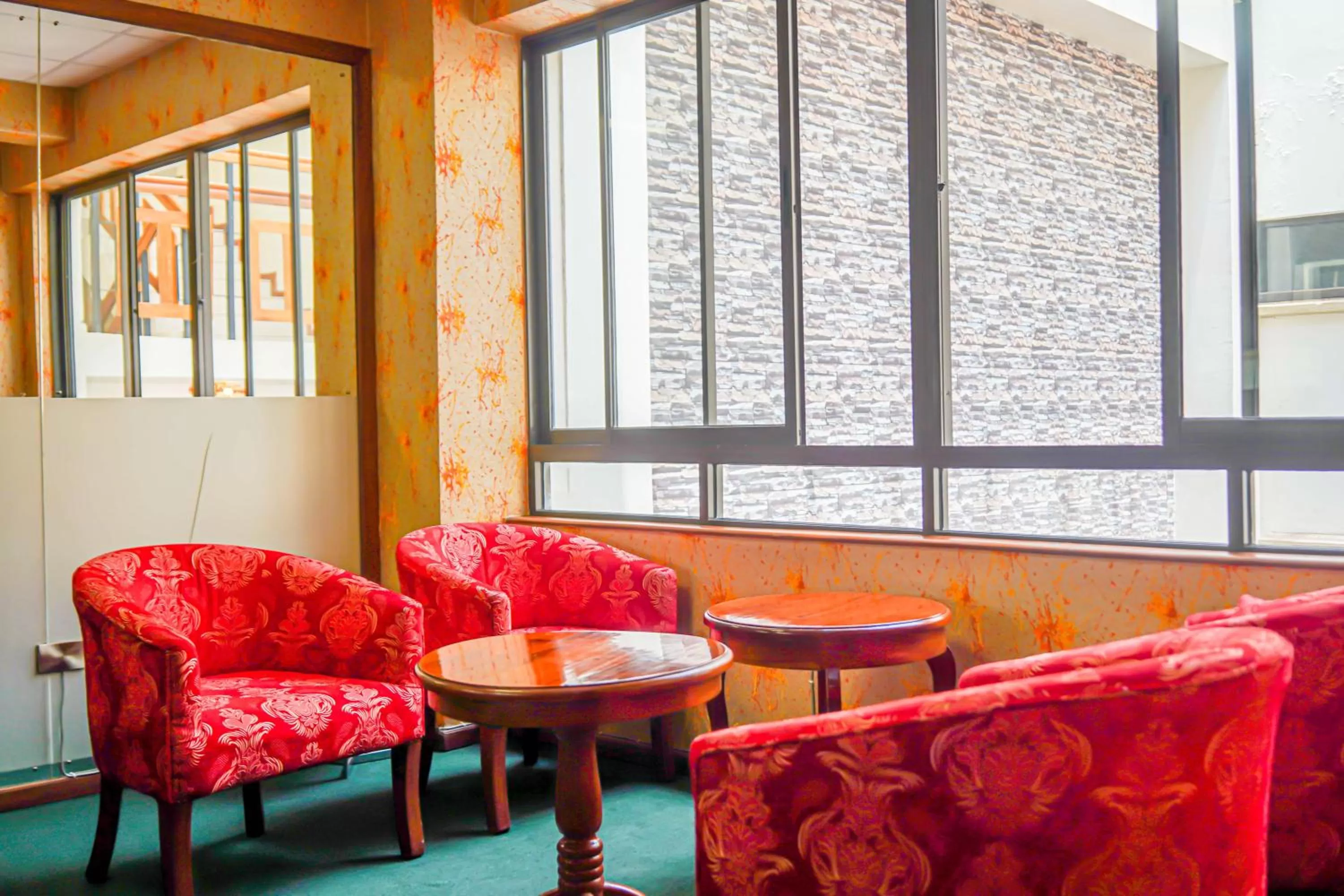 Restaurant/places to eat in After 40 Hotel