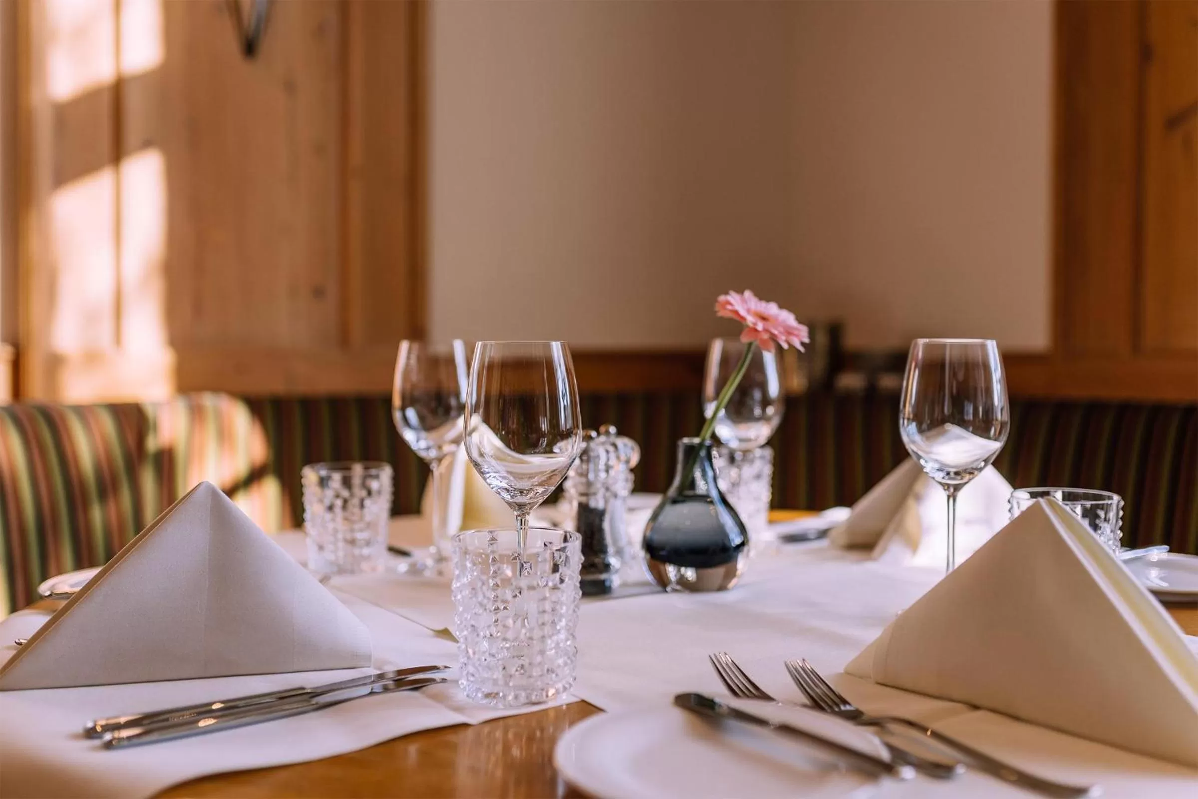 Restaurant/places to eat in Atomis Hotel Munich Airport by Mercure