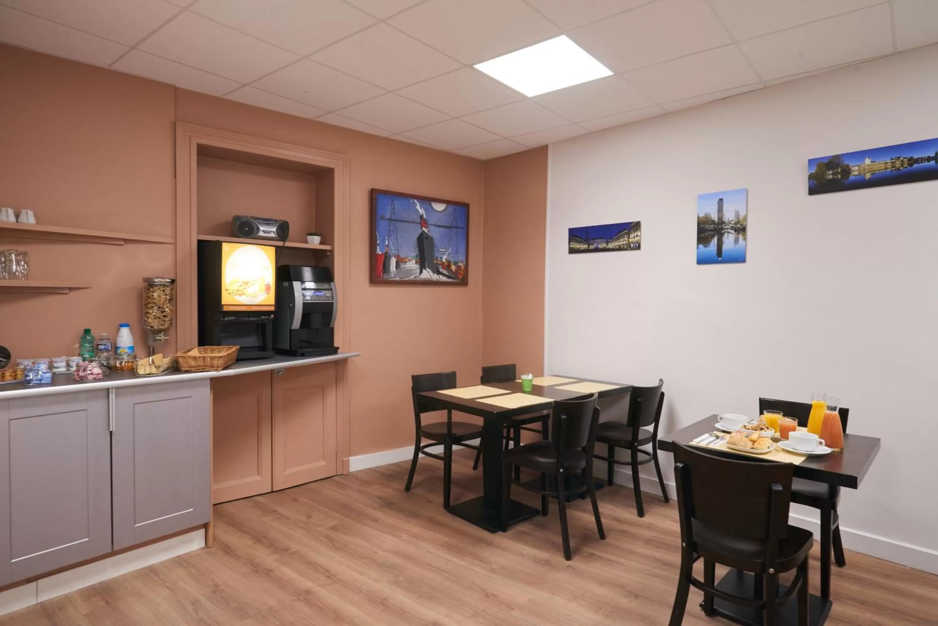 Buffet breakfast in Hotel Le Petit Duquesne