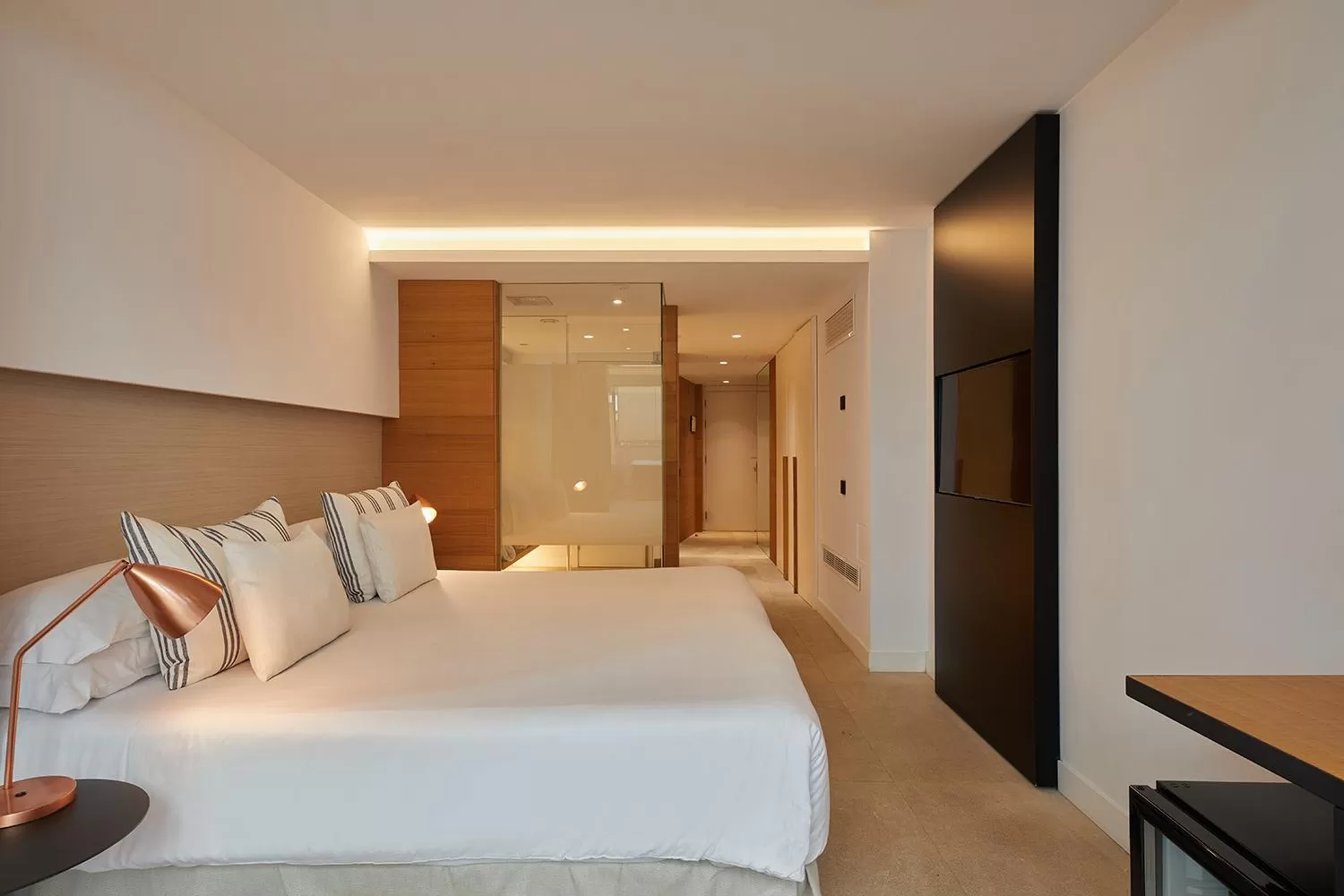 Photo of the whole room, Bed in Nakar Hotel