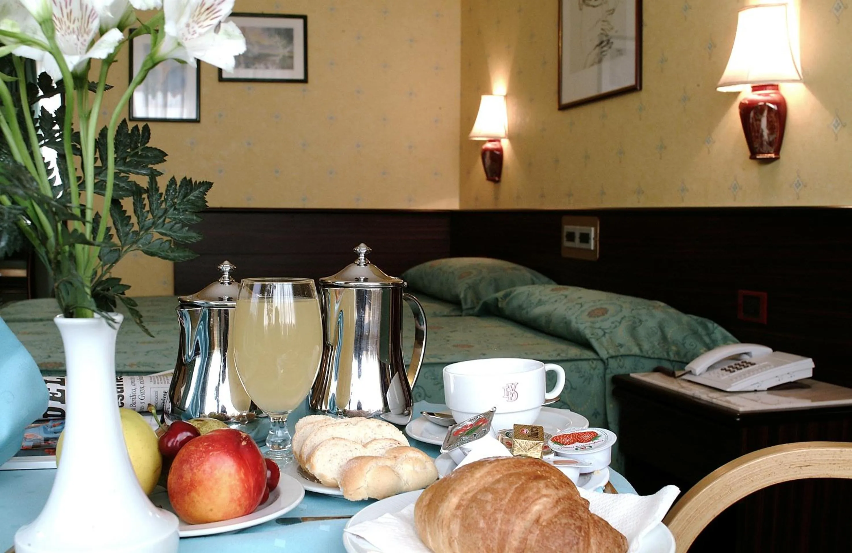 Food and drinks in Hotel Leonardo Da Vinci