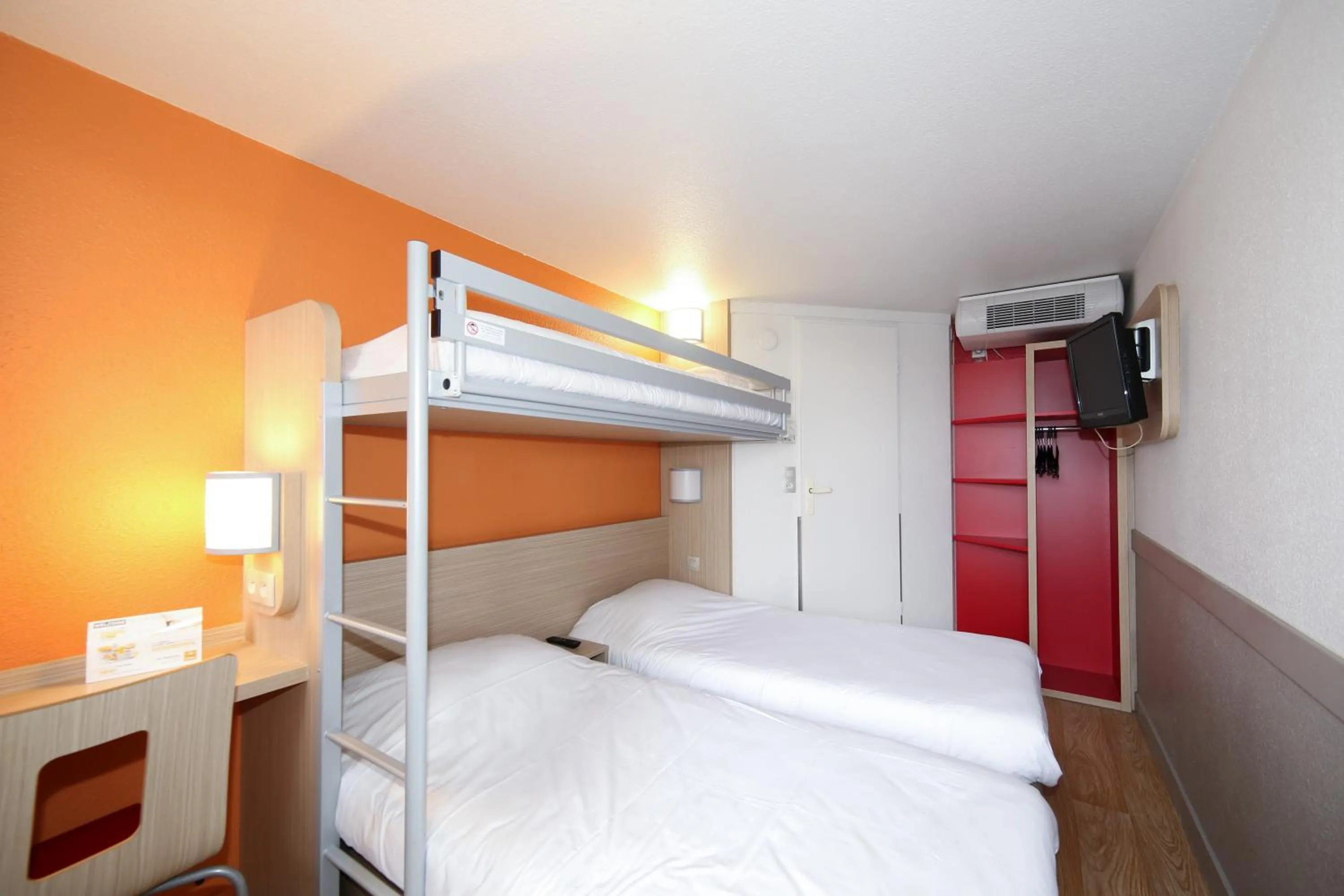 Bedroom, Bed in Premiere Classe Arles