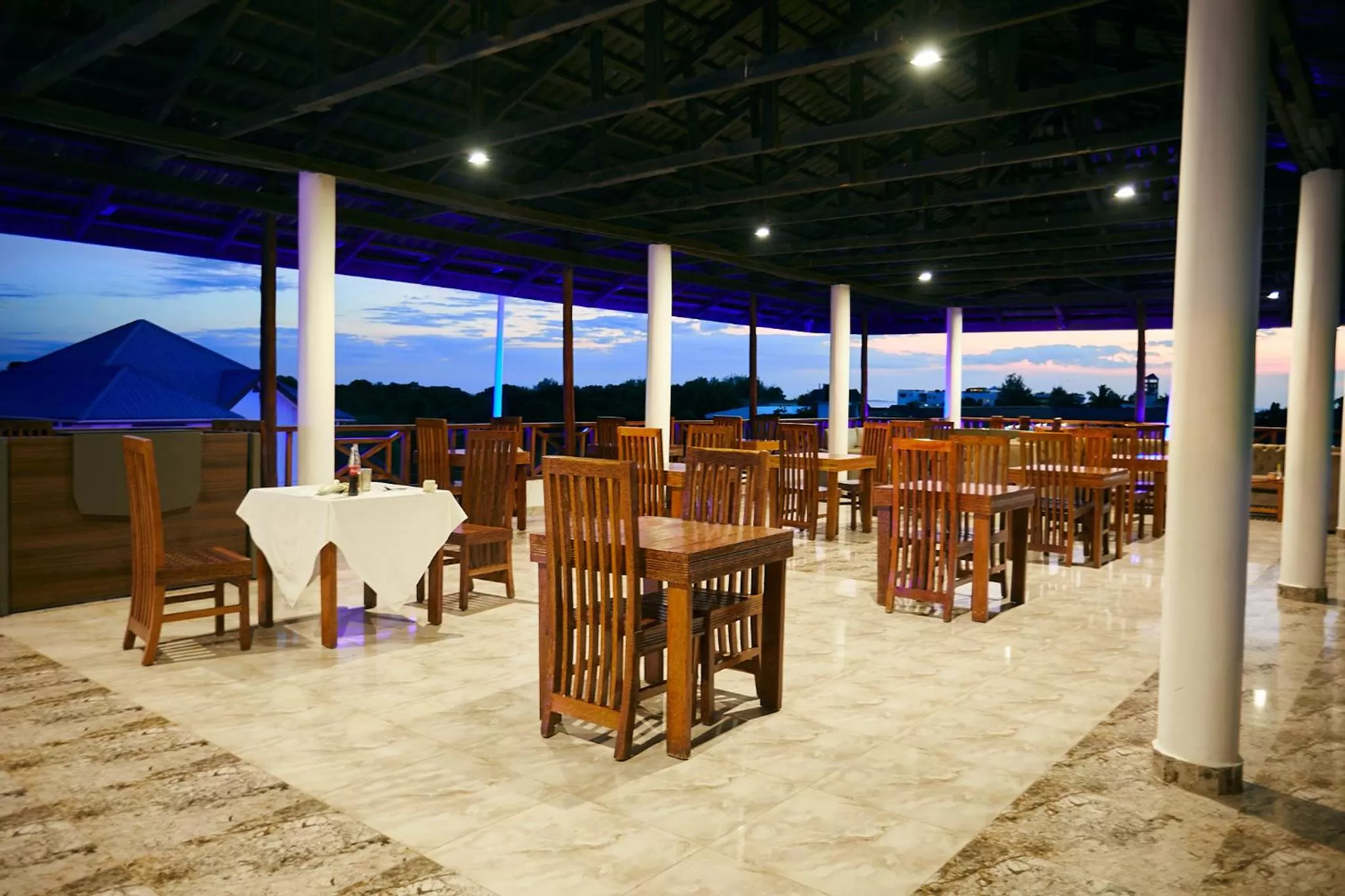 Restaurant/Places to Eat in Canary Nungwi Hotel & Free SPA