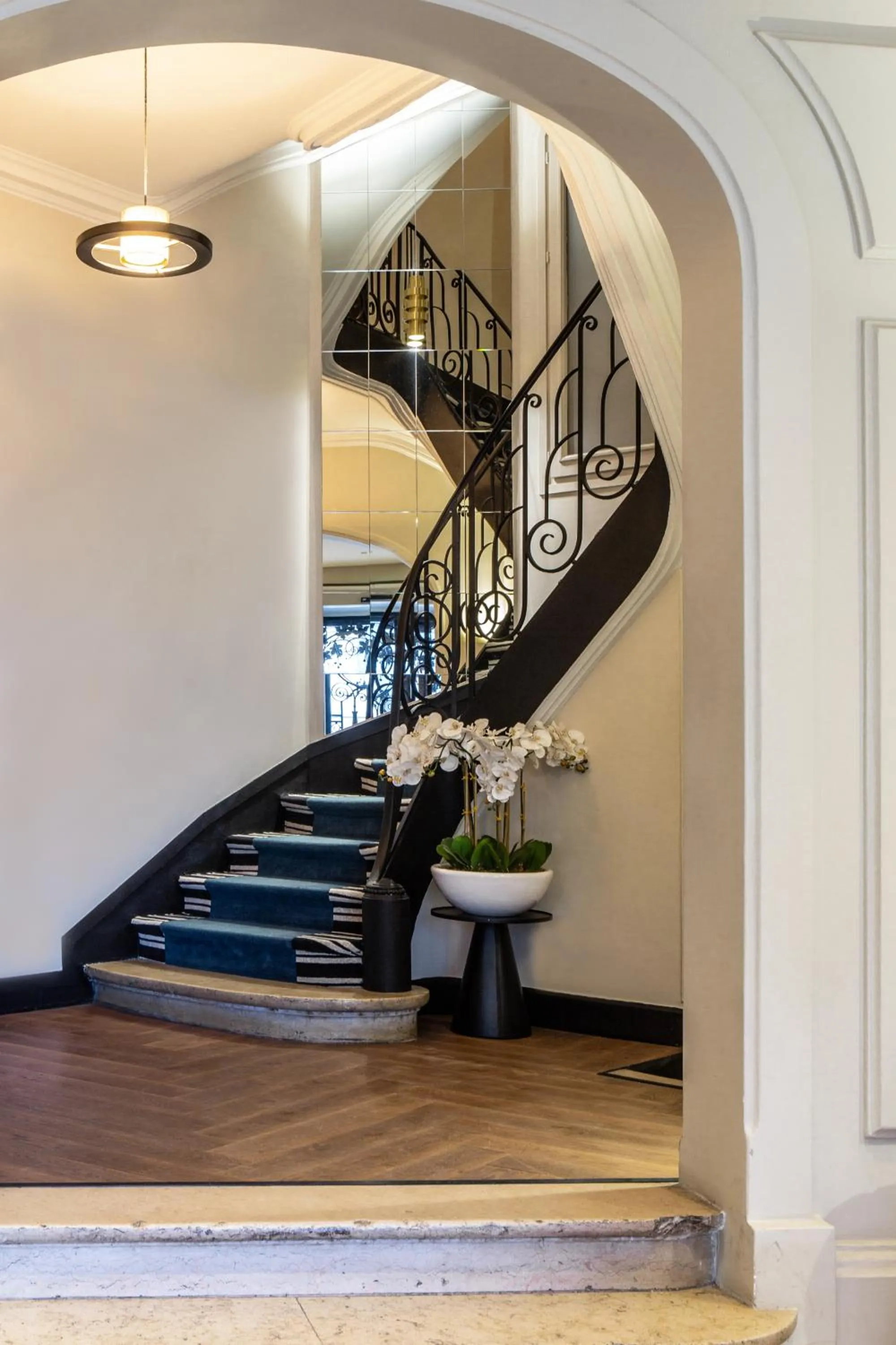 Lobby or reception in Hotel Flanelles Paris