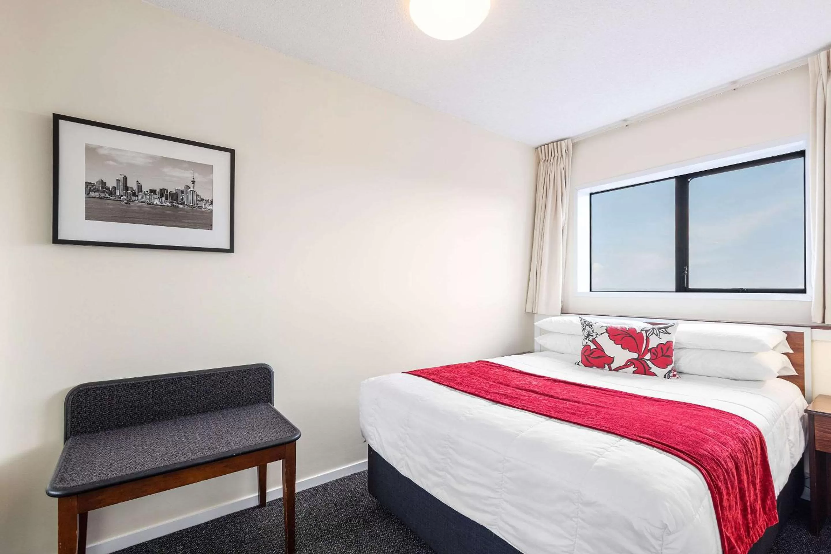 Bedroom, Bed in The Parnell Hotel & Conference Centre