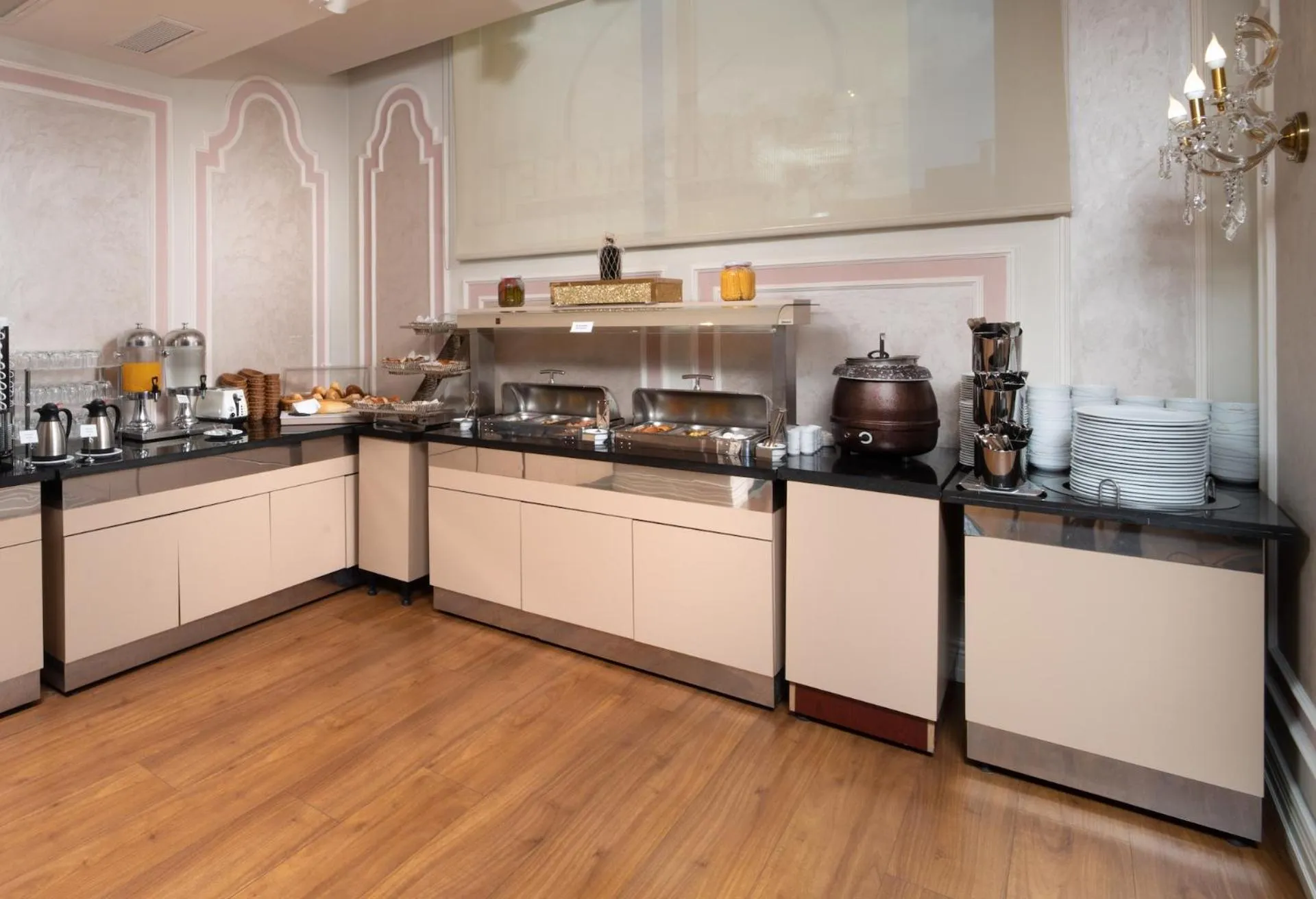 Restaurant/places to eat in The Time Hotel Marina