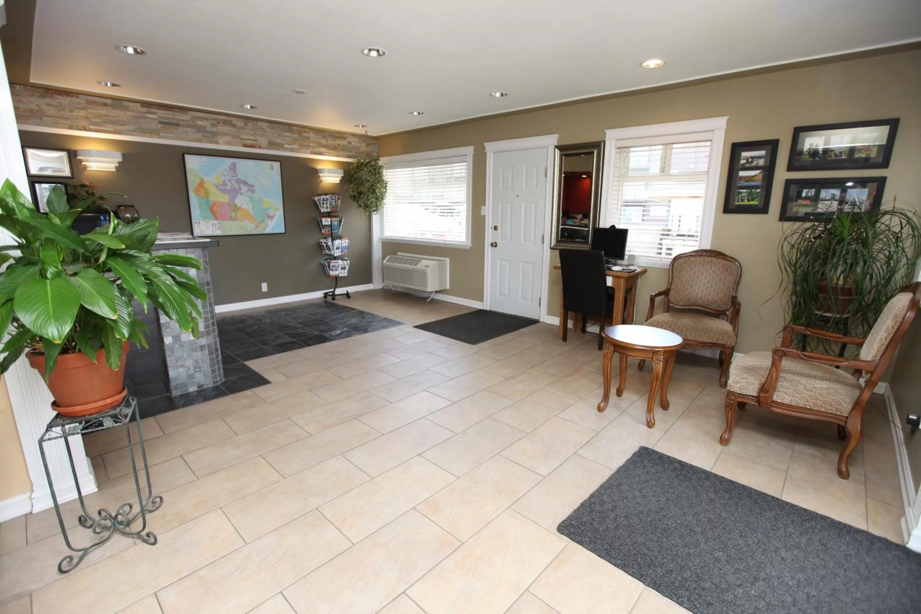 Restaurant/places to eat in Canadas Best Value Inn-Prince George