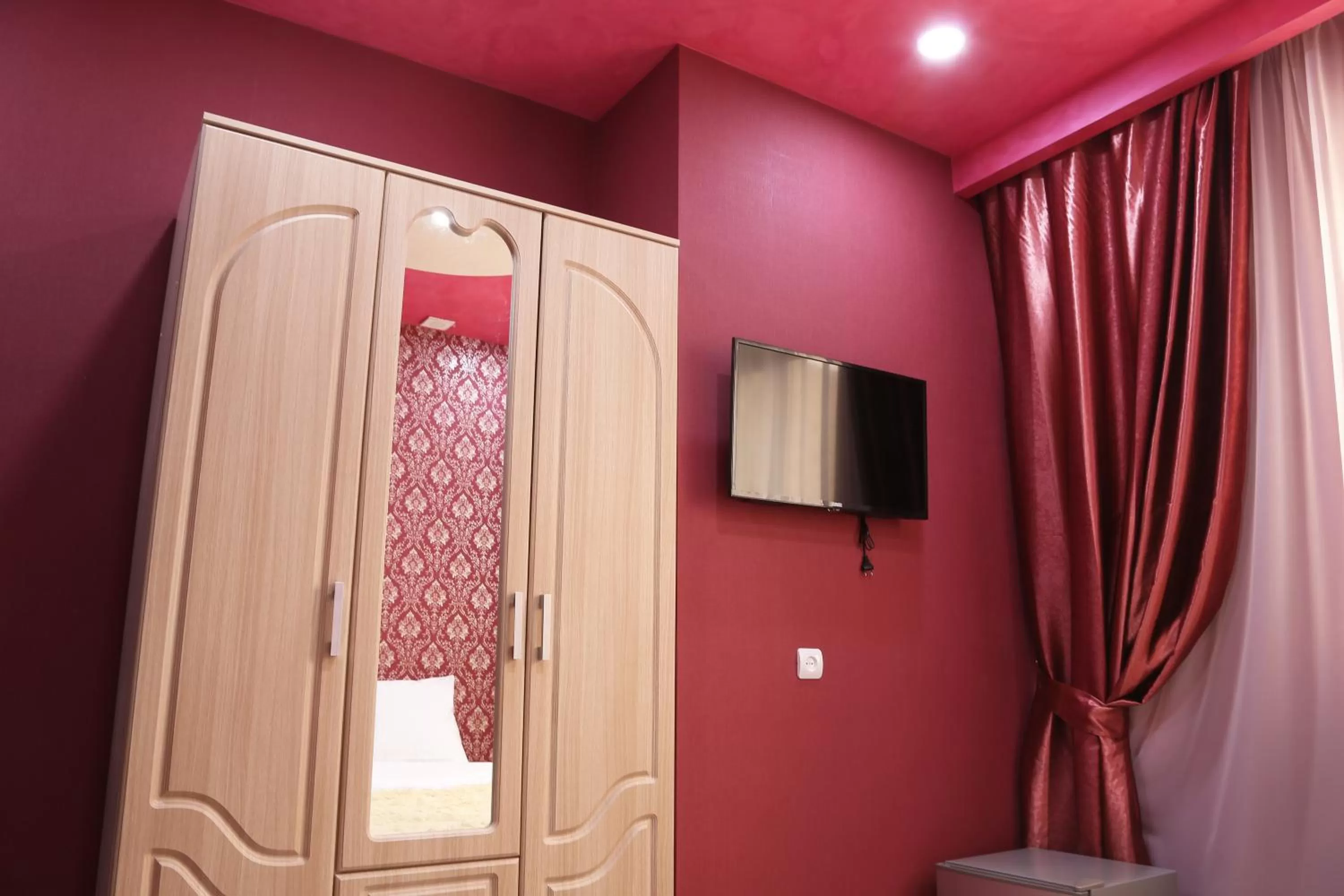 TV and multimedia in Lovely Hotel in Centre