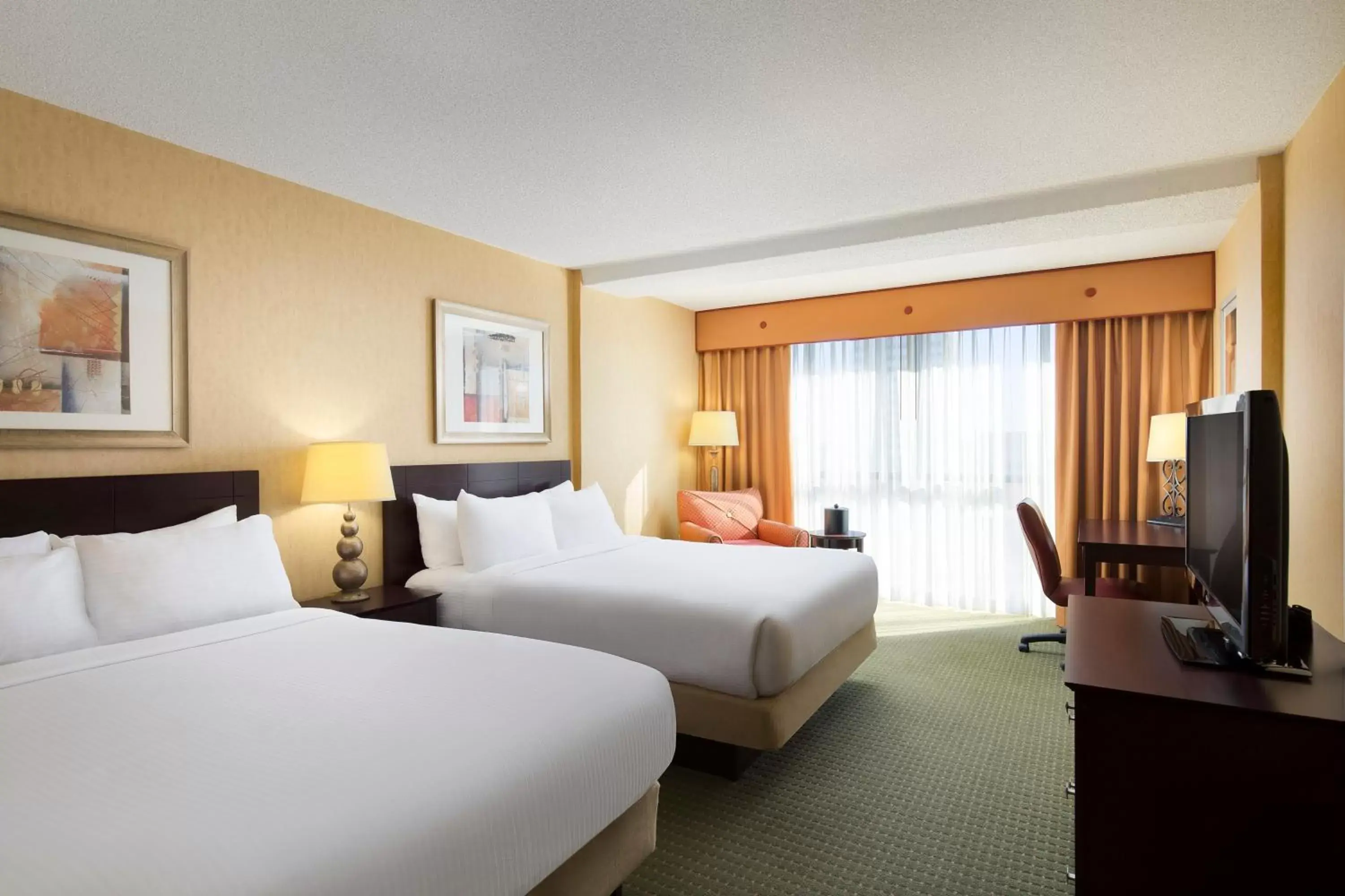 Double Room with Two Queen Beds in University Plaza Hotel Double Room with Two Queen Beds in University Plaza Hotel