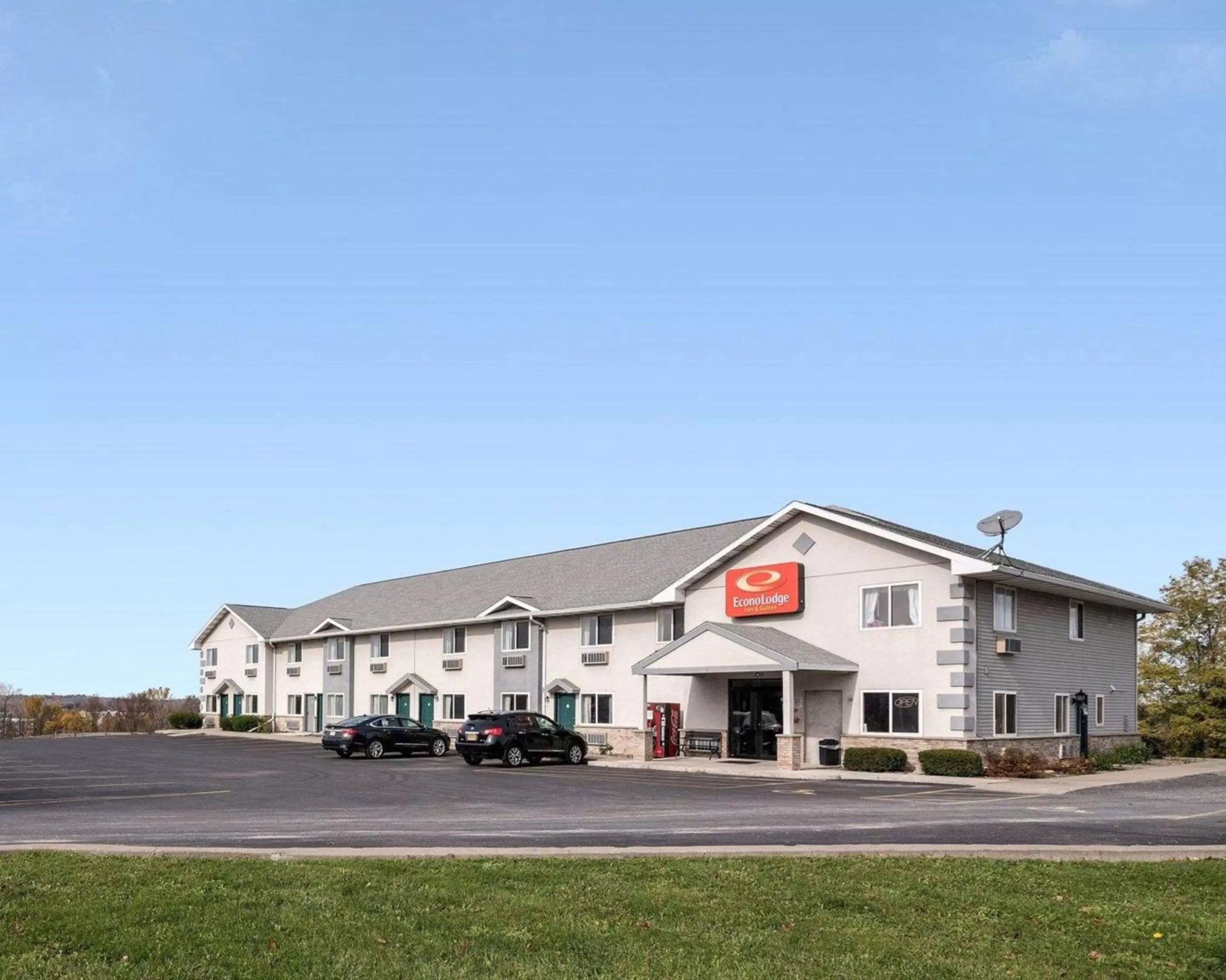 Econo Lodge Inn & Suites Canandaigua - Finger Lakes Area