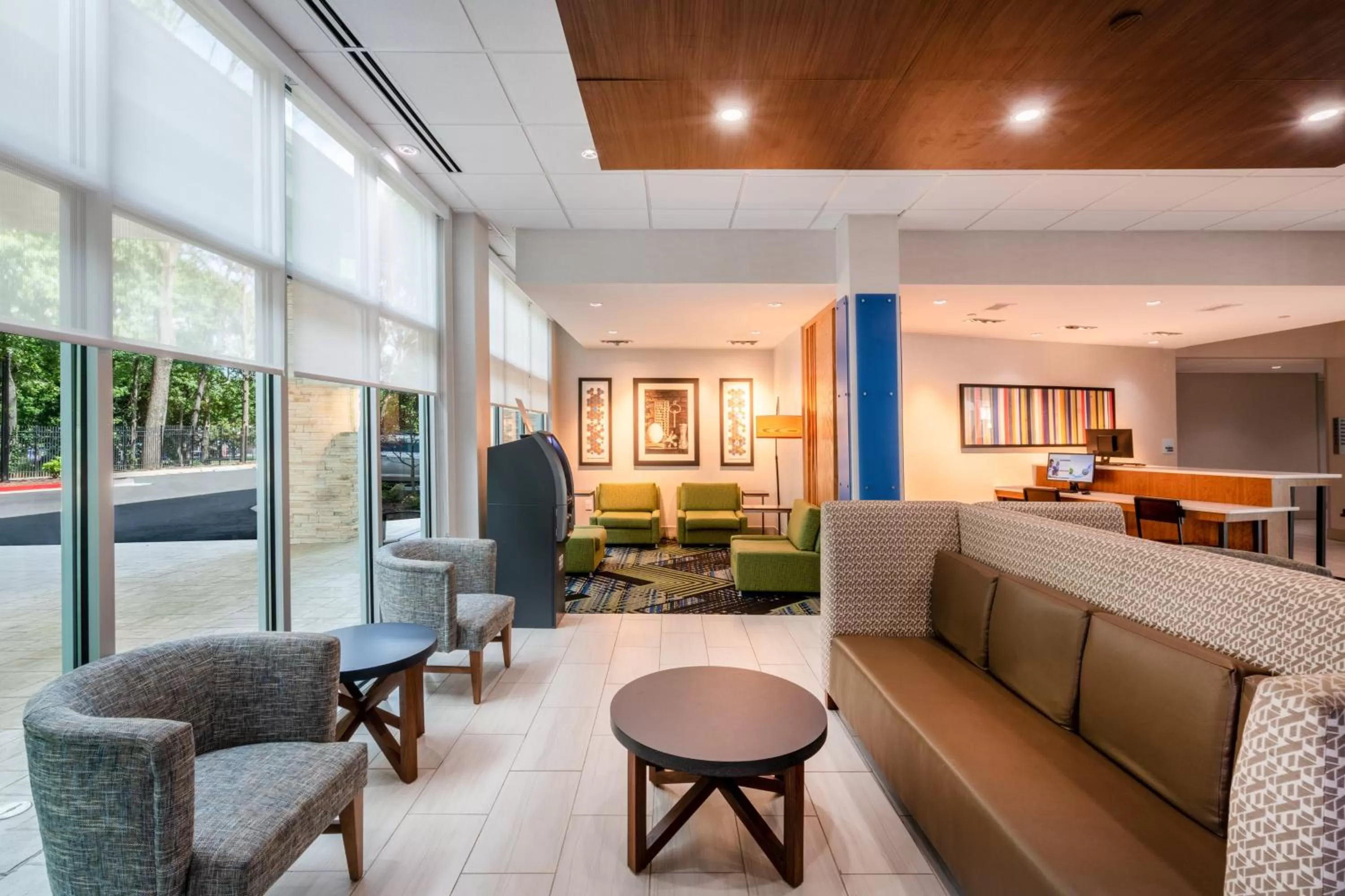 Property building in Holiday Inn Express & Suites Atlanta Airport NE - Hapeville by IHG