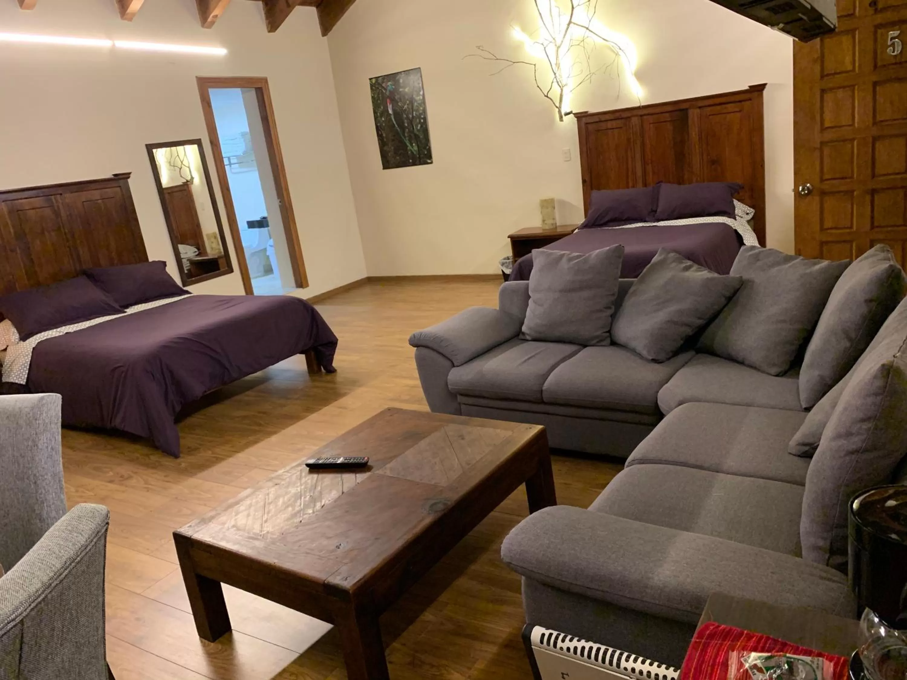 CORTIJO LA CASONA & Bungalow al Pie de la Montaña