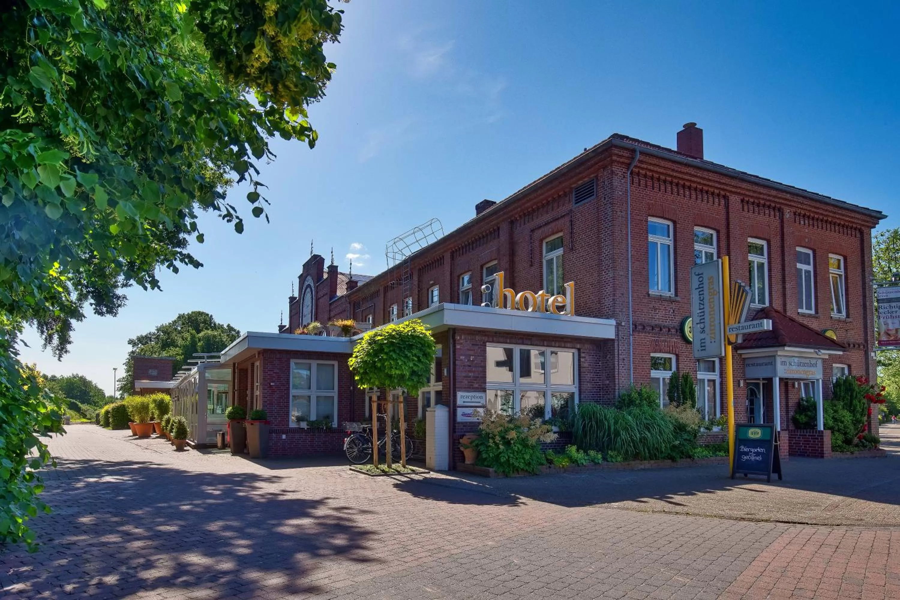 Property building in Hotel Im Schützenhof, Jever