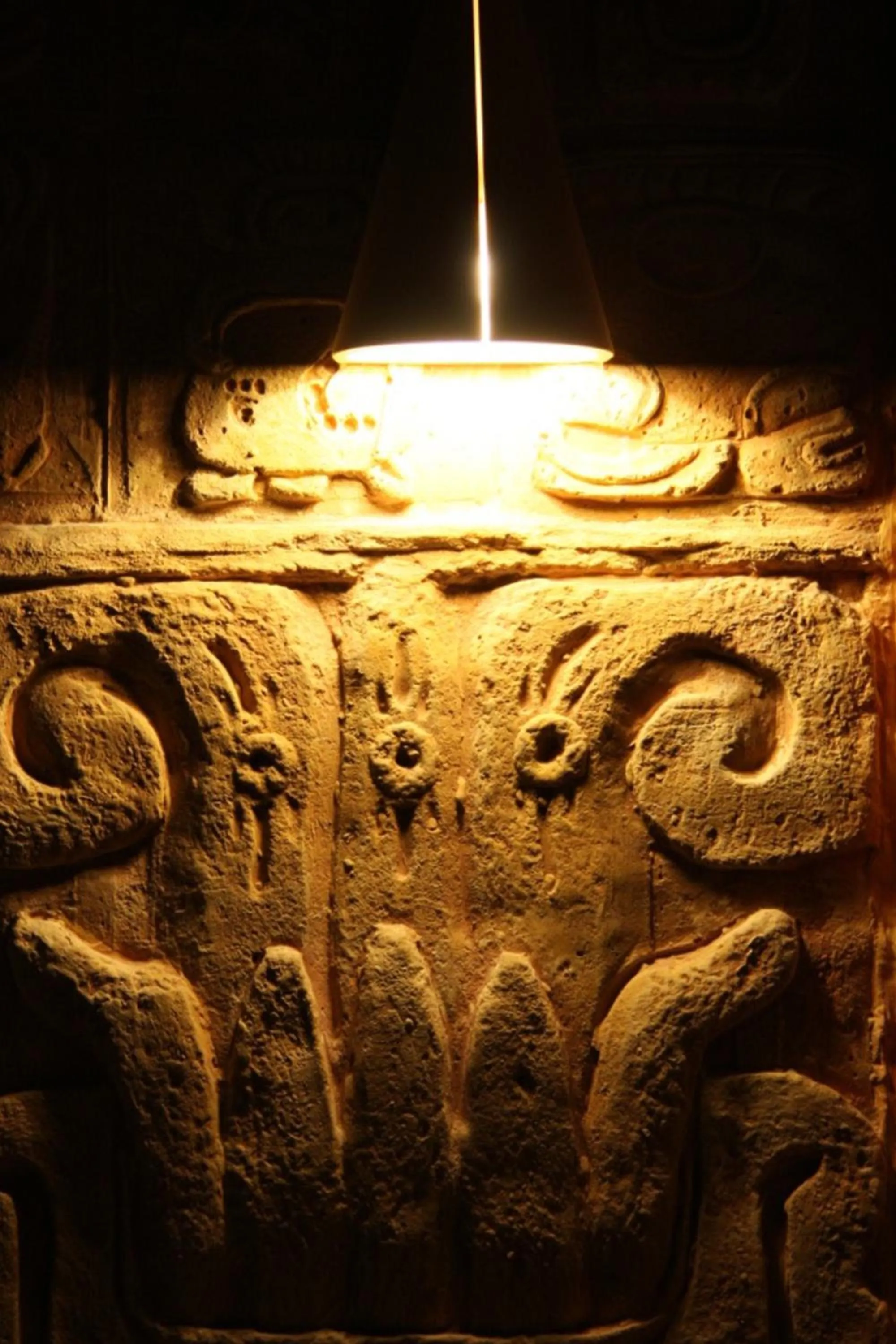 Decorative detail in Hotel Motel 2000