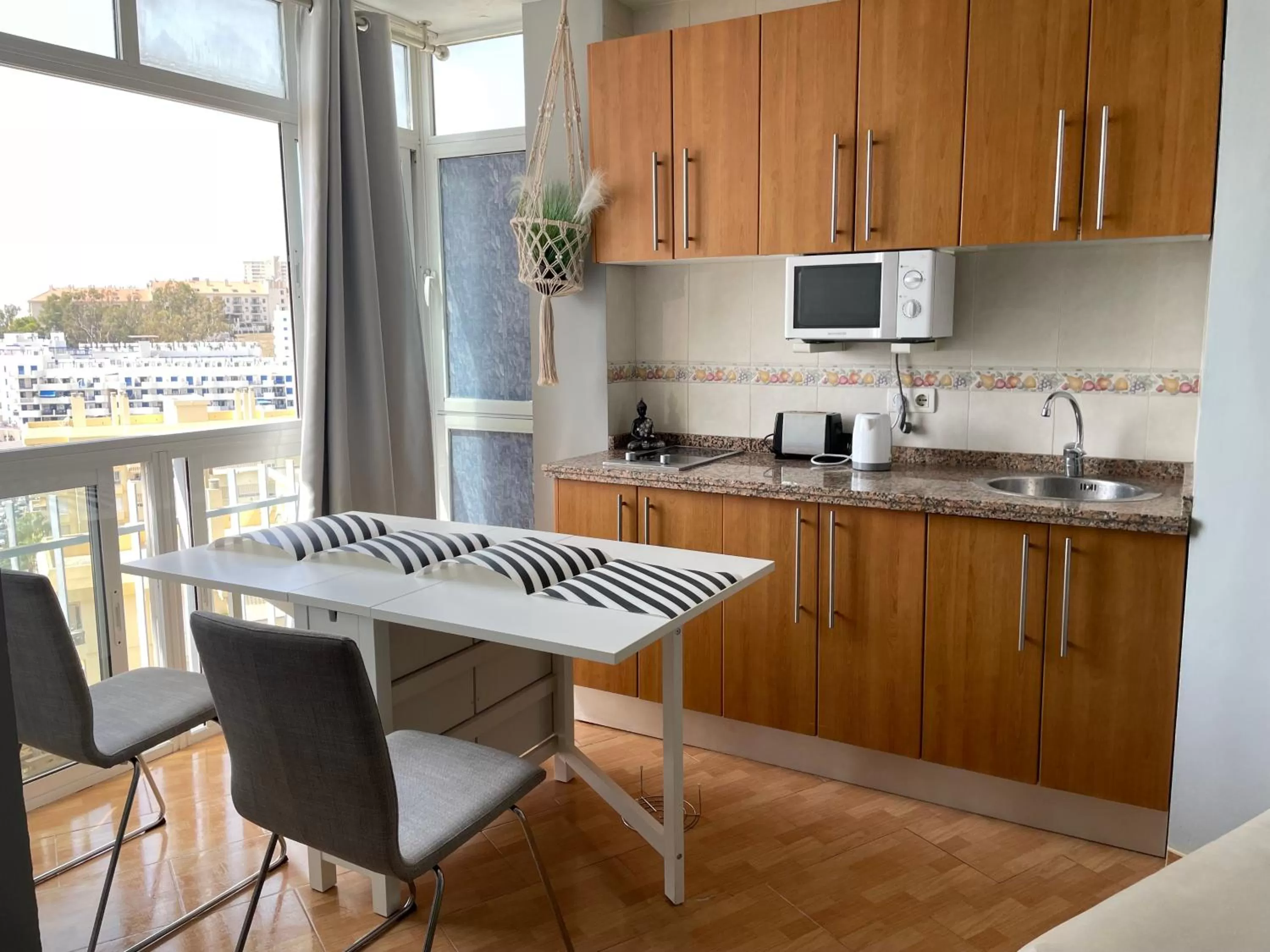 Kitchen/Kitchenette in Benalmadena ,apartamento-Estudio primera Línea de Playa