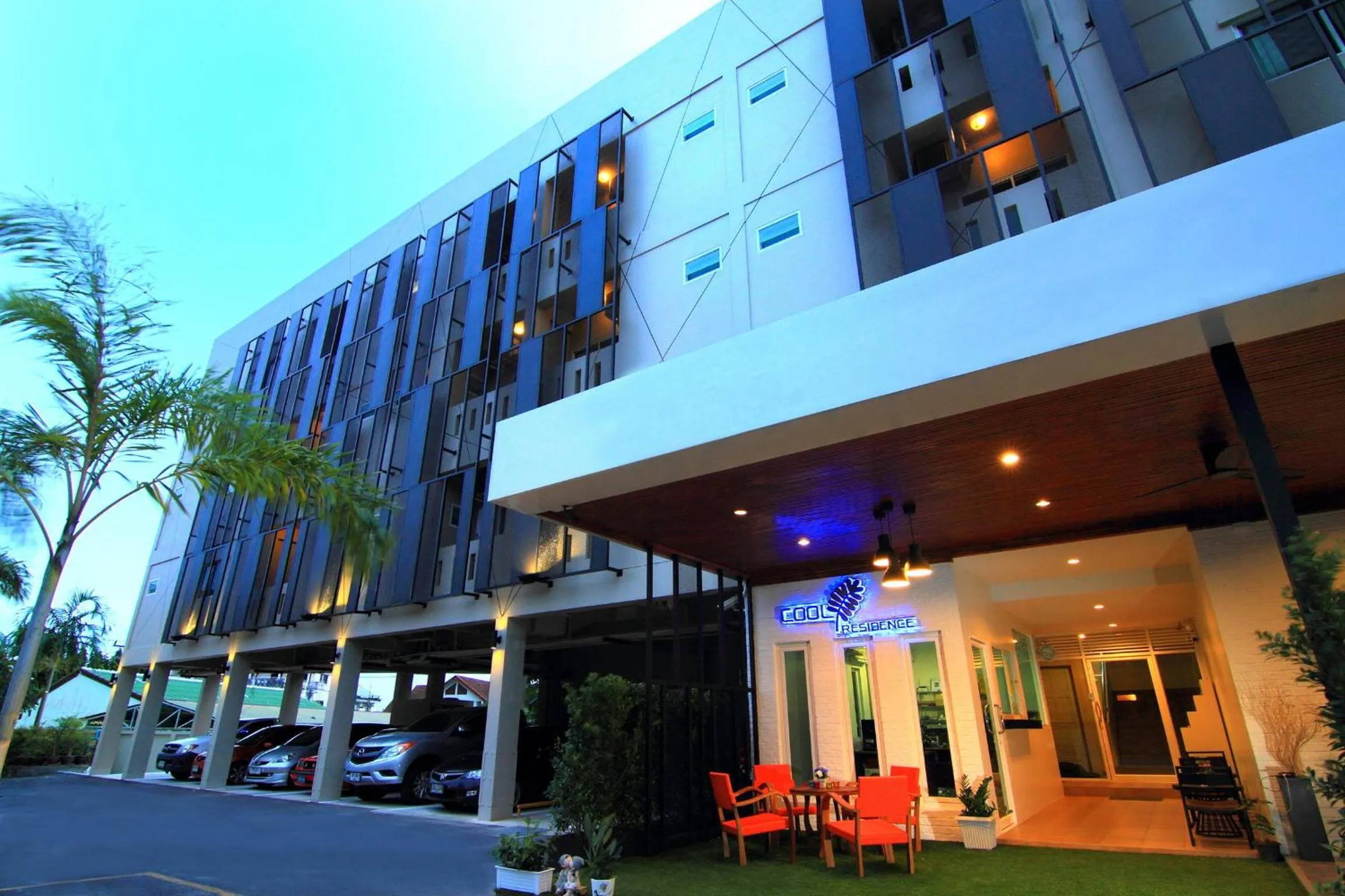 Facade/entrance in Cool Residence Hotel