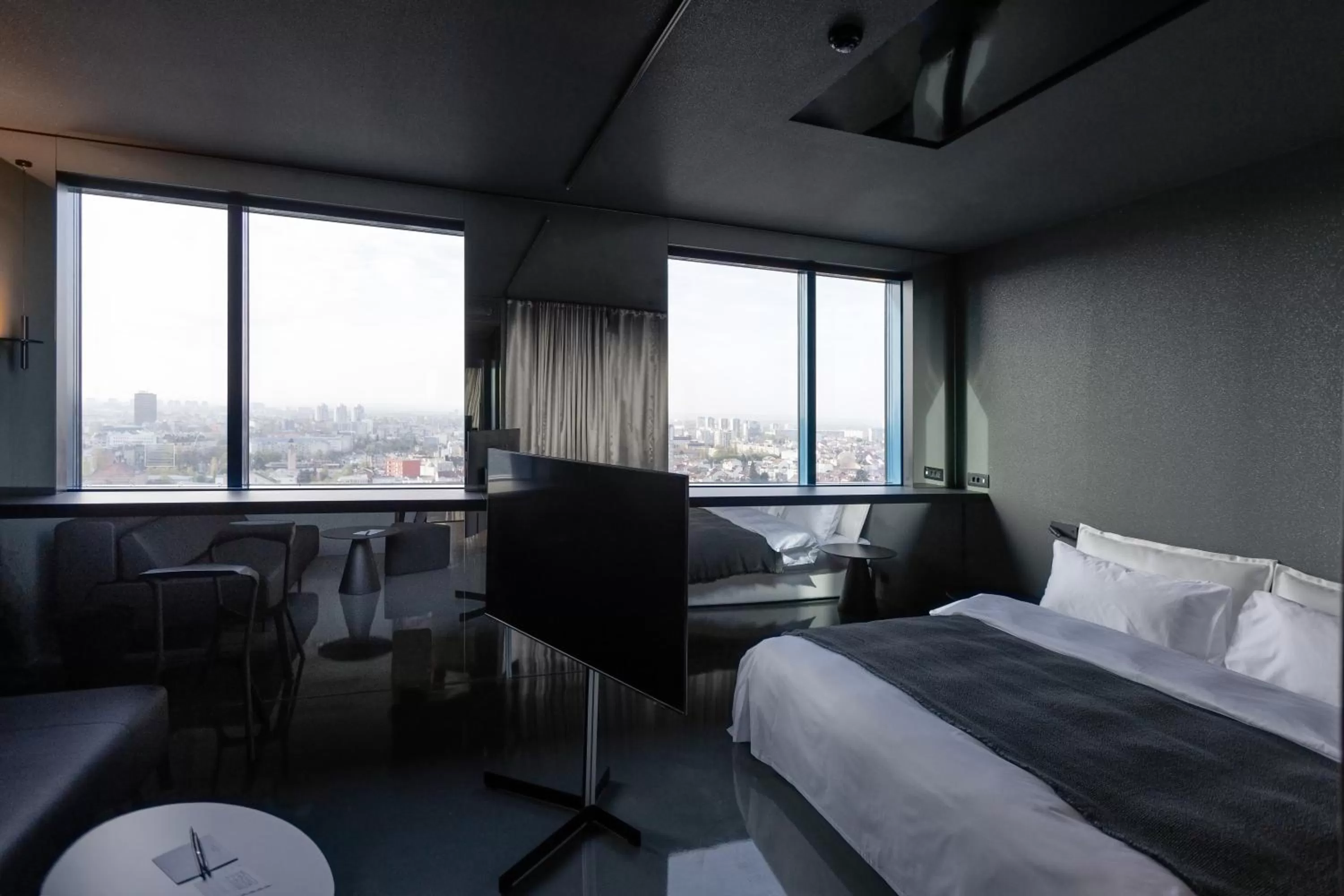 TV and multimedia, Bed in Zonar Zagreb by Maistra City Vibes