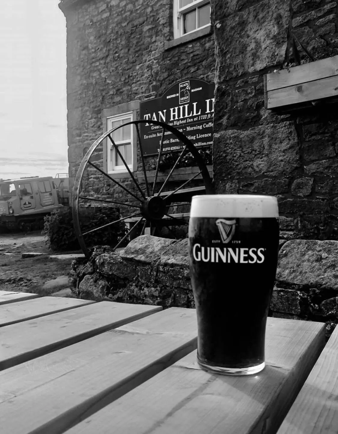 Food and drinks in The Tan Hill Inn