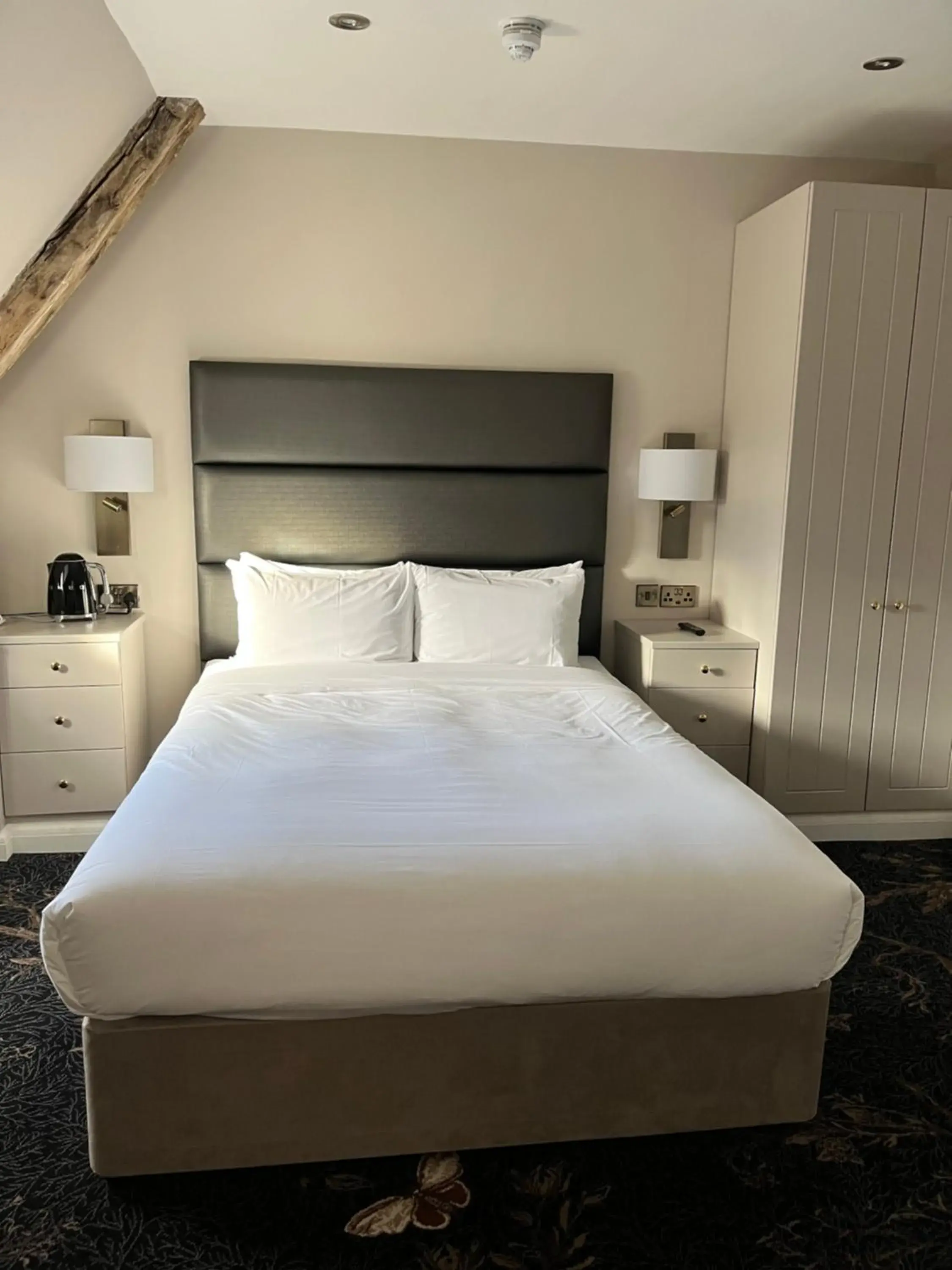 Superior Double Room - single occupancy in The Haycock Manor Hotel Superior Double Room - single occupancy in The Haycock Manor Hotel