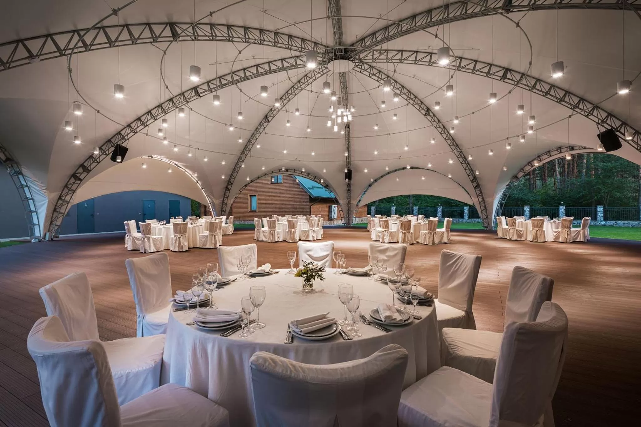 Restaurant/places to eat in ONOVO Dendra Hotel