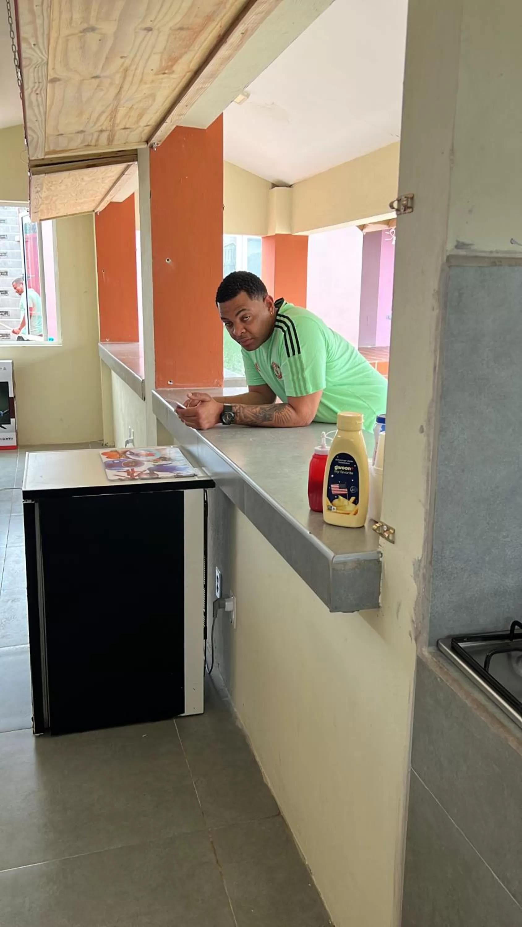 Kitchen/Kitchenette in Curasita colour Appartments