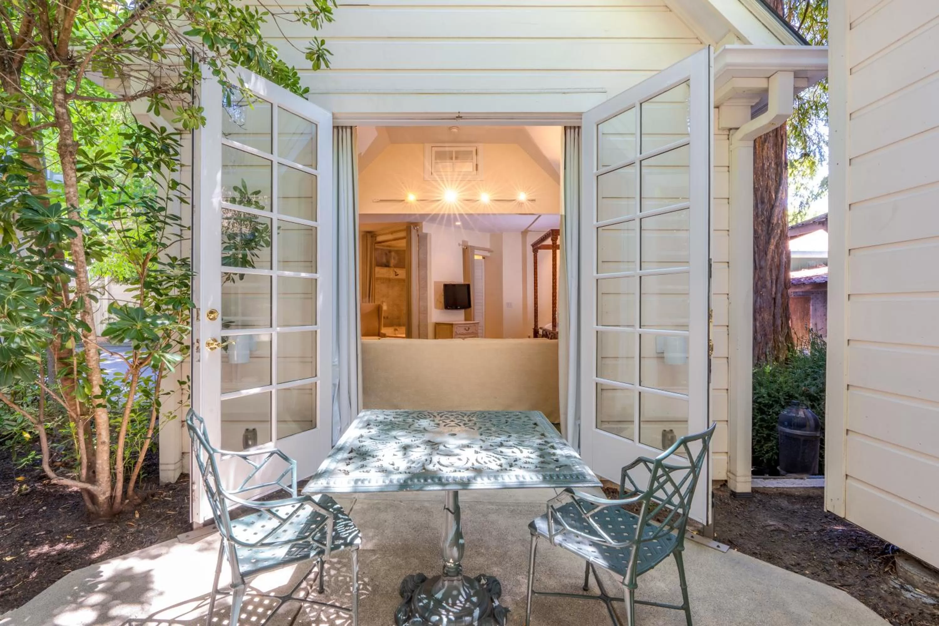 Patio in The Bergson, BW Signature Collection