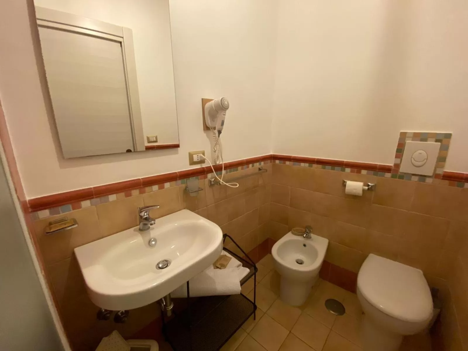 Toilet in V&V Suite & Breakfast