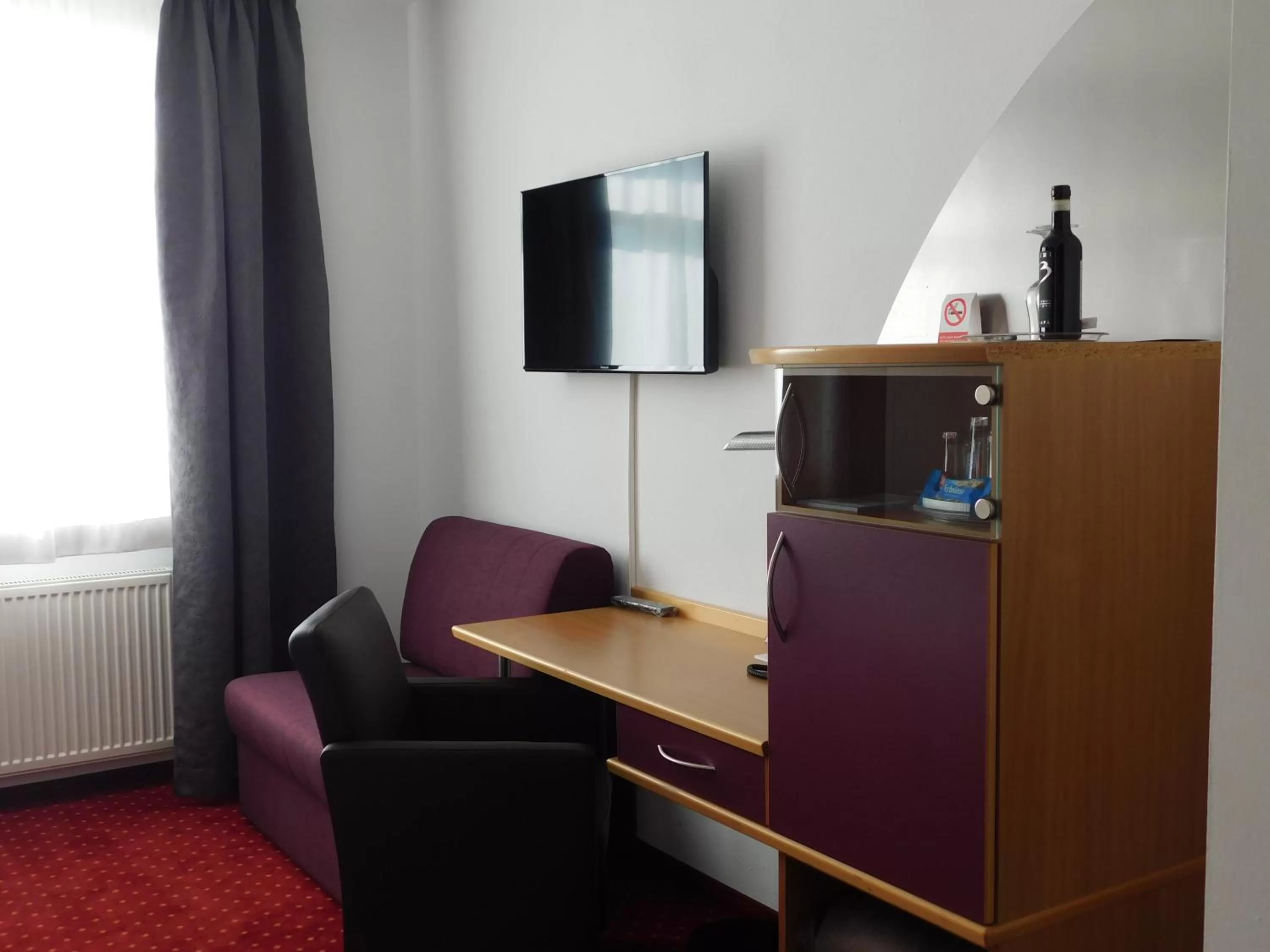 Photo of the whole room in Hotel KonradP Holzkirchen
